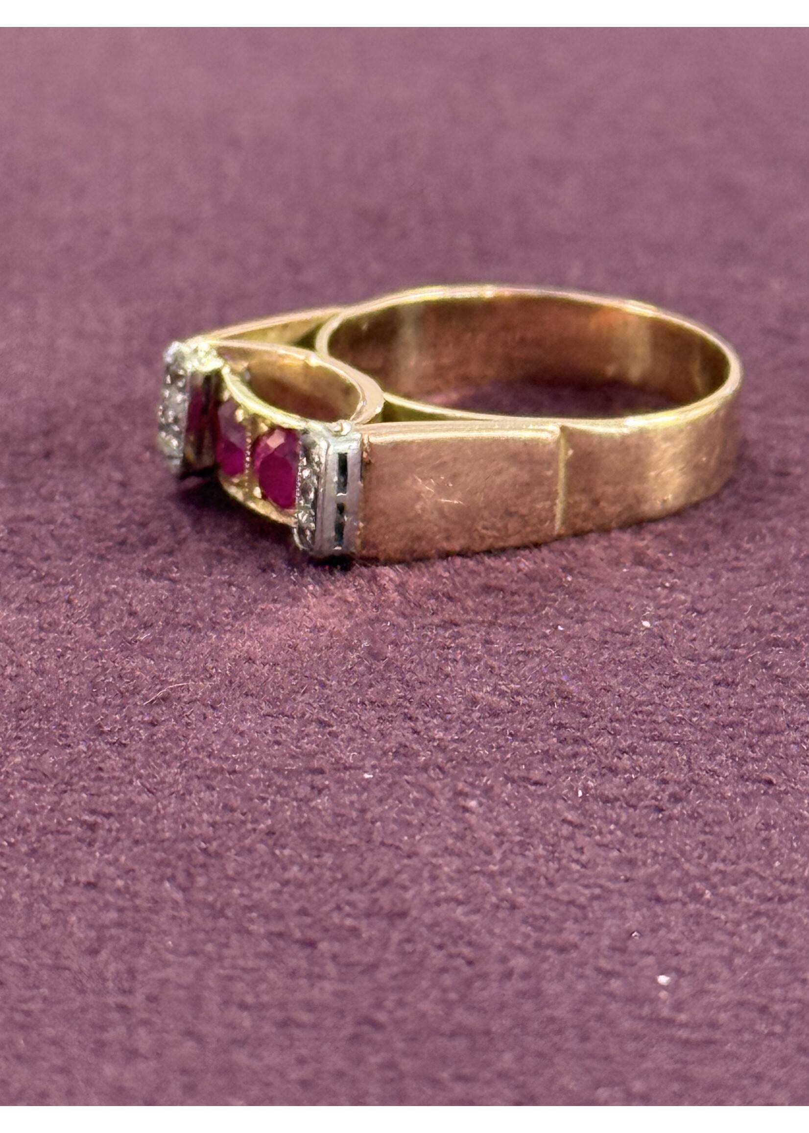 Vintage & Occasion Vintage ring met robijn en diamant - maat 18
