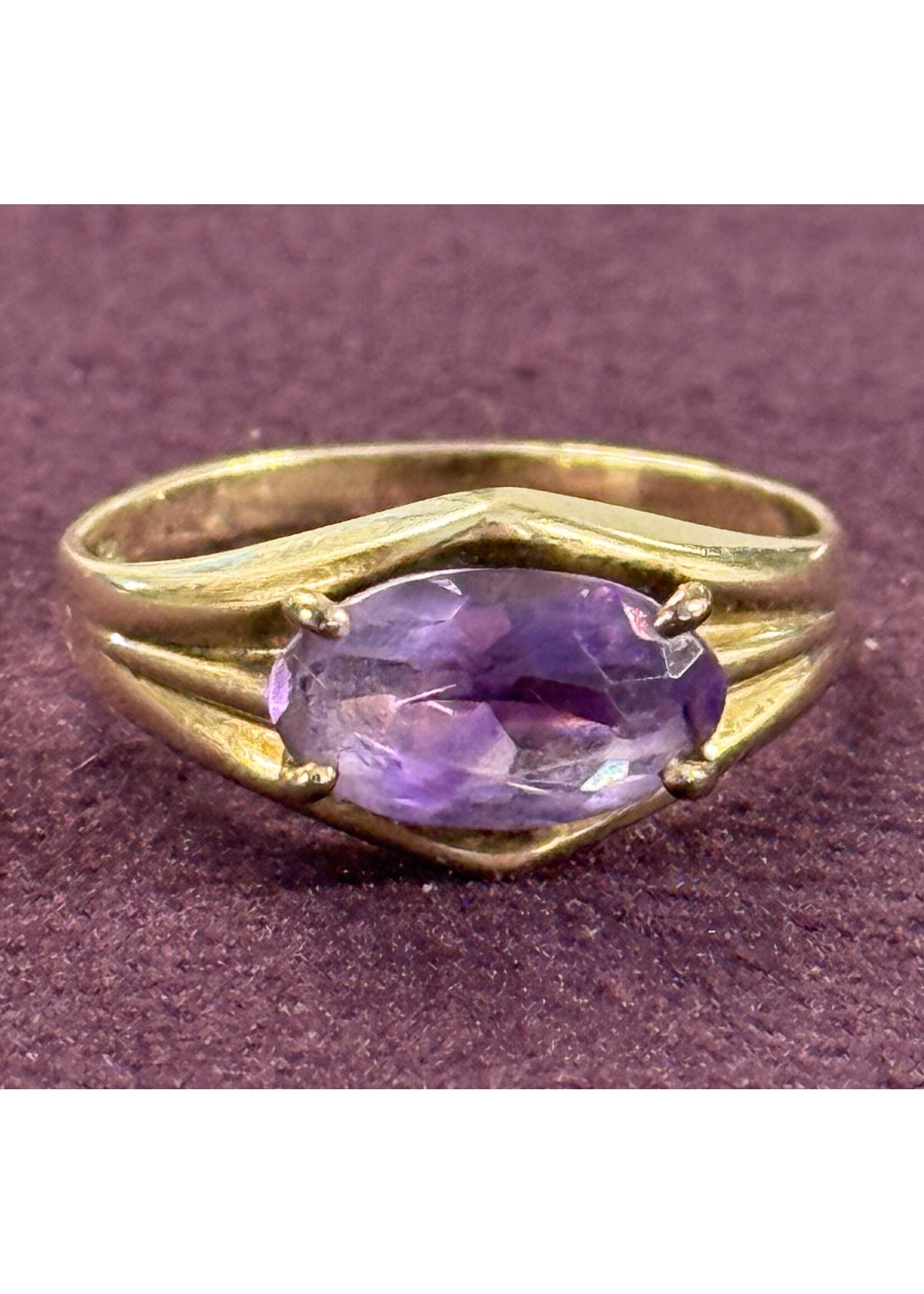 Vintage & Occasion Geelgouden ring met amethist - maat 19.5