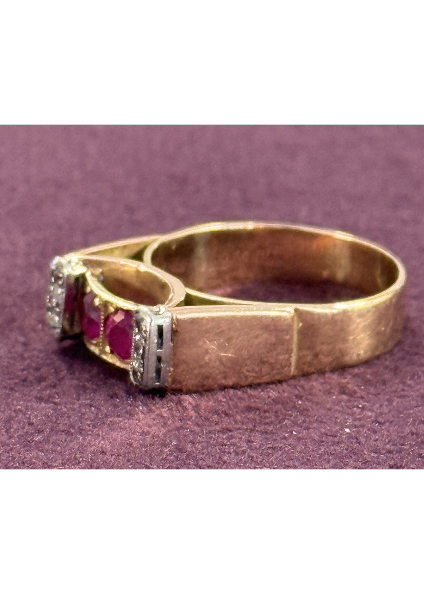 Vintage & Occasion Vintage ring met robijn en diamant - maat 18