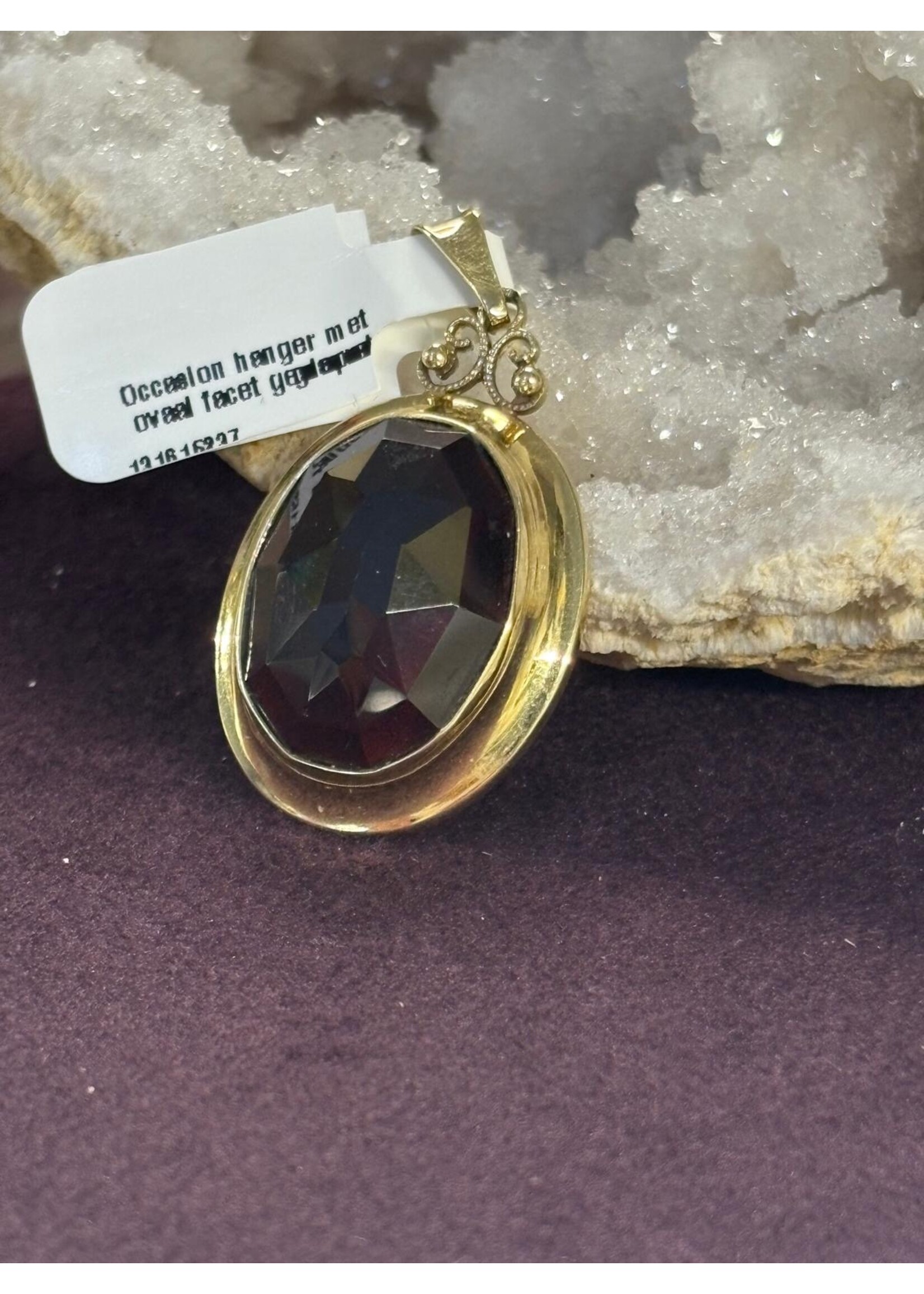 Vintage & Occasion Occasion hanger 14 karaat goud  met ovaal facet geslepen granaat