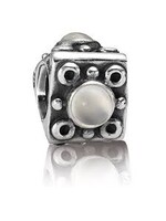 Vintage & Occasion Pandora driehoek bedel maansteen Vintage & Occasion Pandora driehoek bedel maansteen