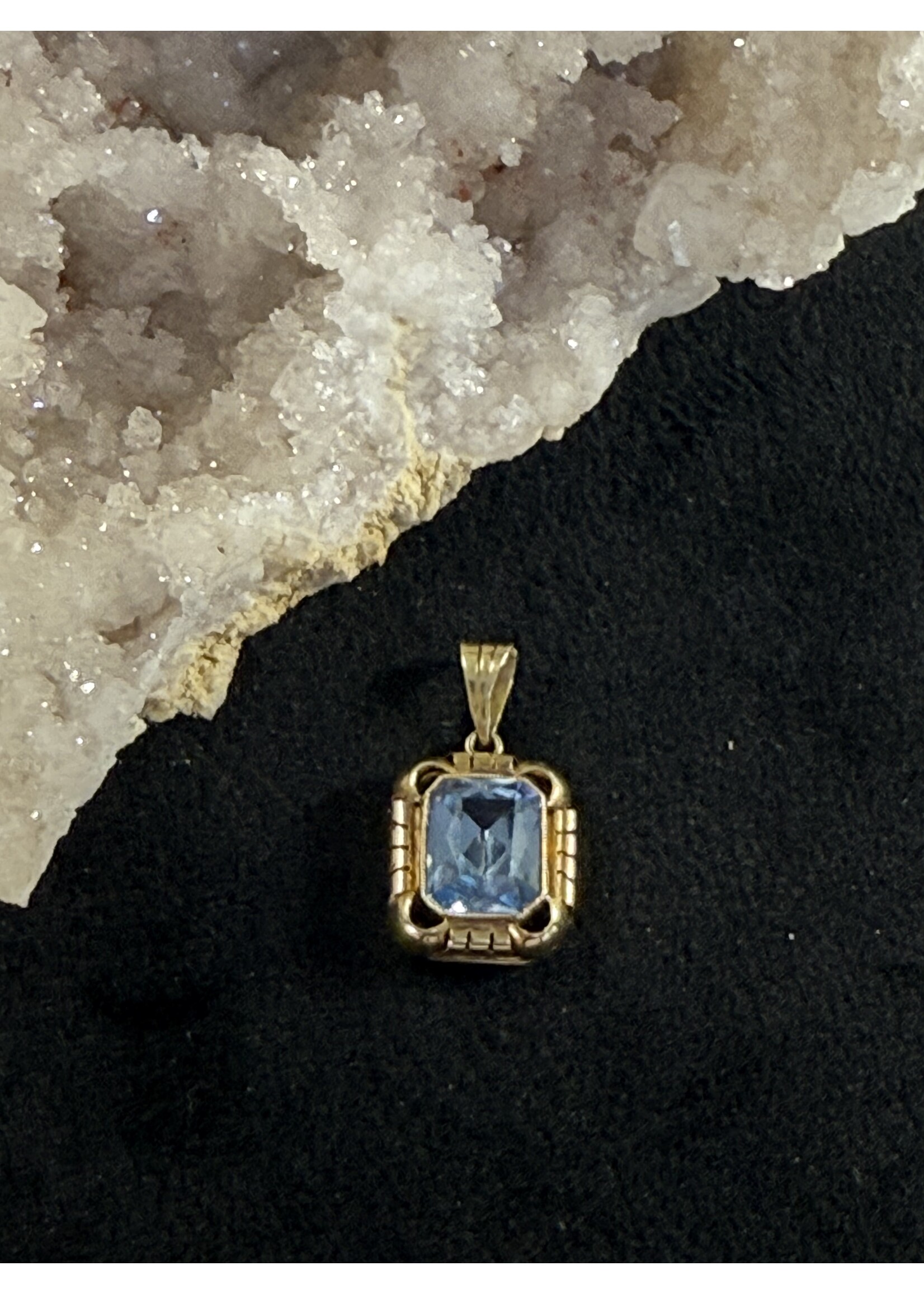 Vintage & Occasion Geelgouden hanger met blauwe topaas