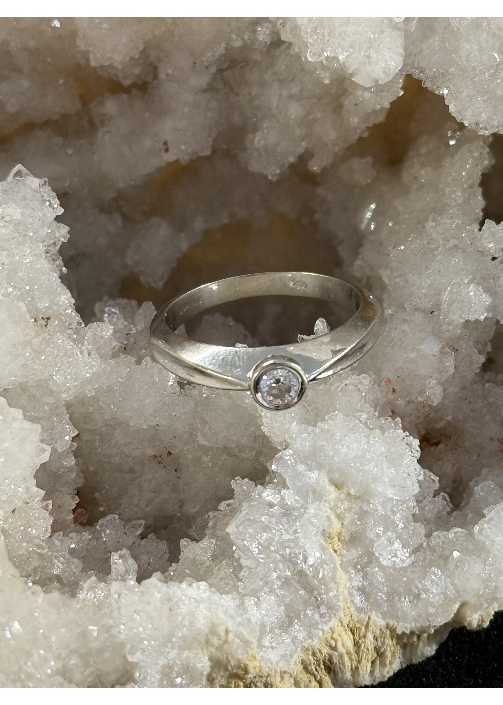 Vintage & Occasion Diamonde  14k witgouden solitair ring met briljant 0.18ct  - maat 17.5