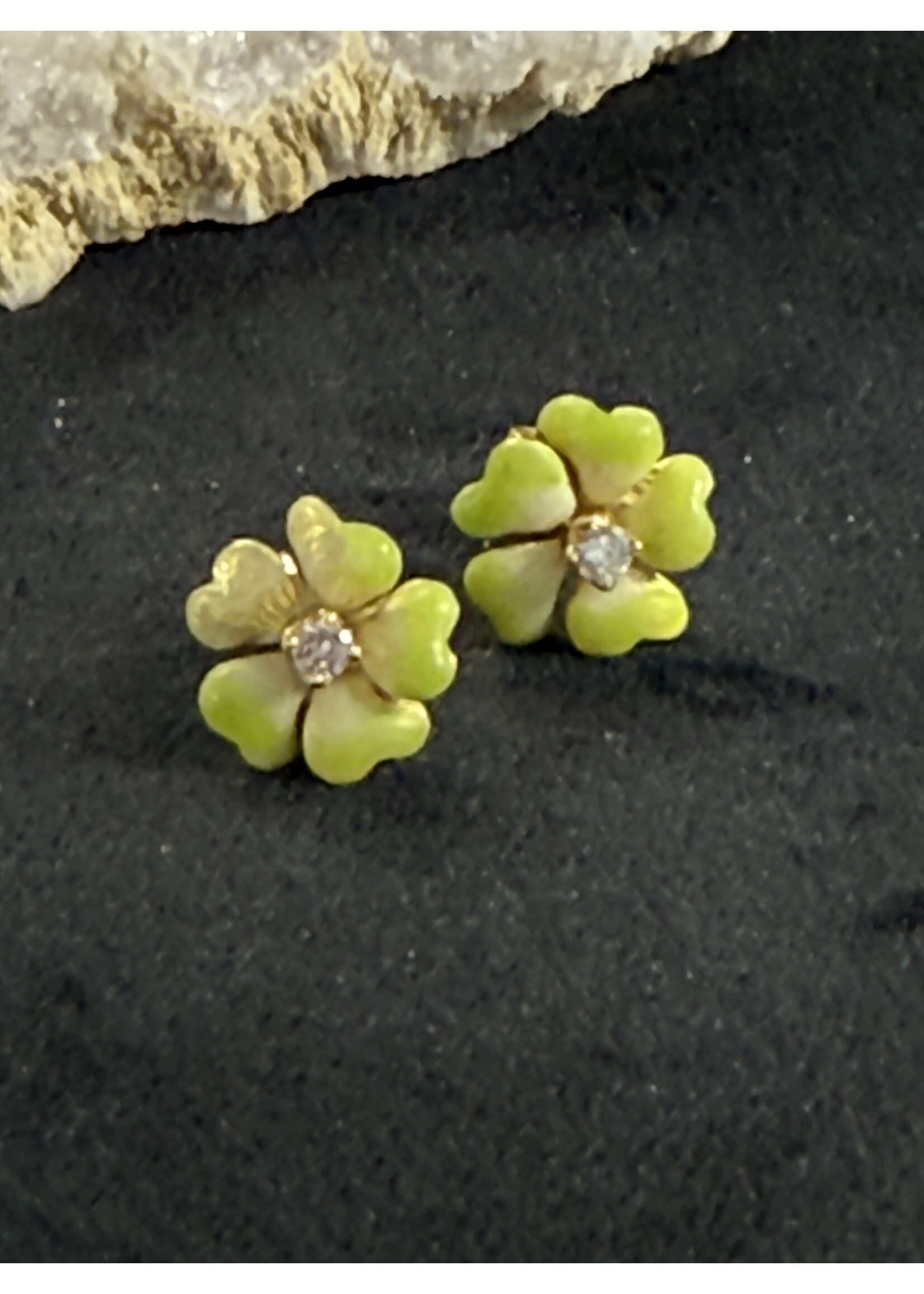 Vintage & Occasion Geelgouden 18k groene emaille bloem oorbellen met briljant