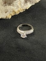 Vintage & Occasion Witgouden 18  met zirkonia - maat 17.5
