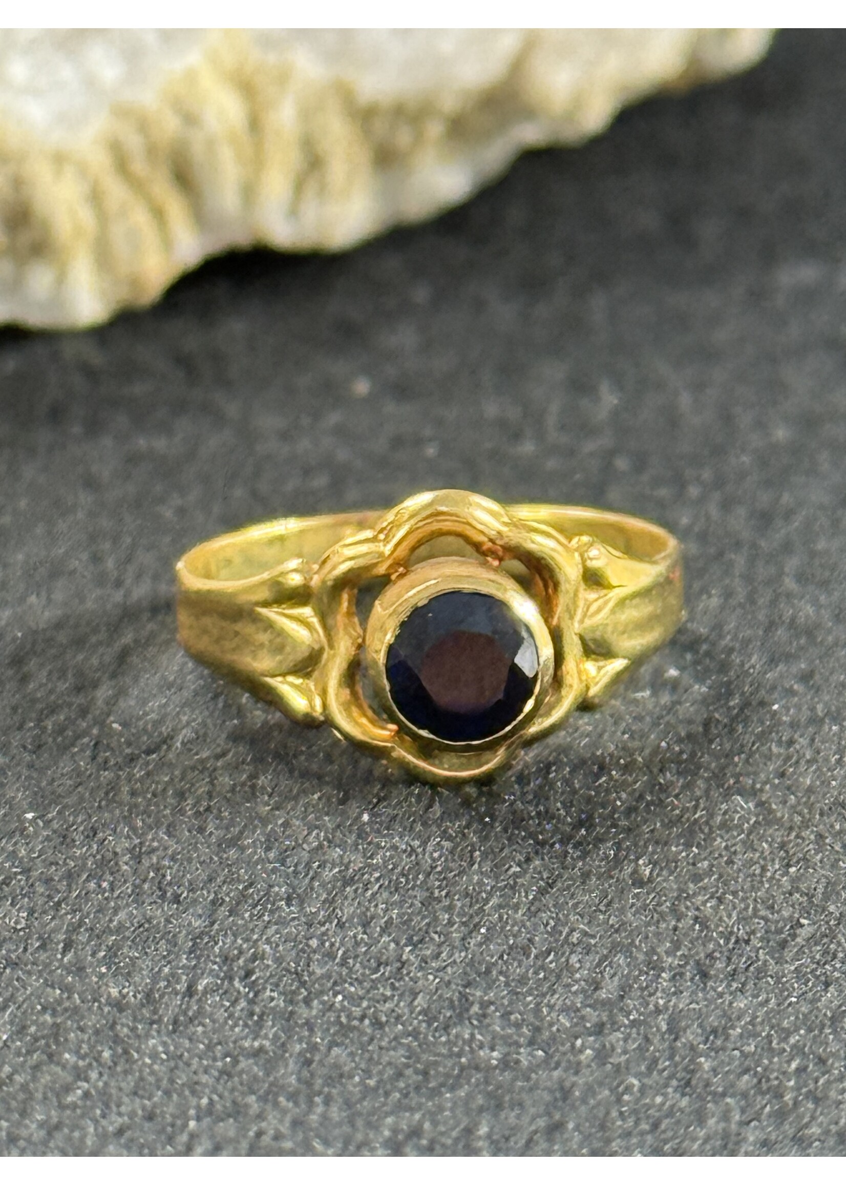 Vintage & Occasion Geelgouden 14 k Surinaamse kinderring - maat 14