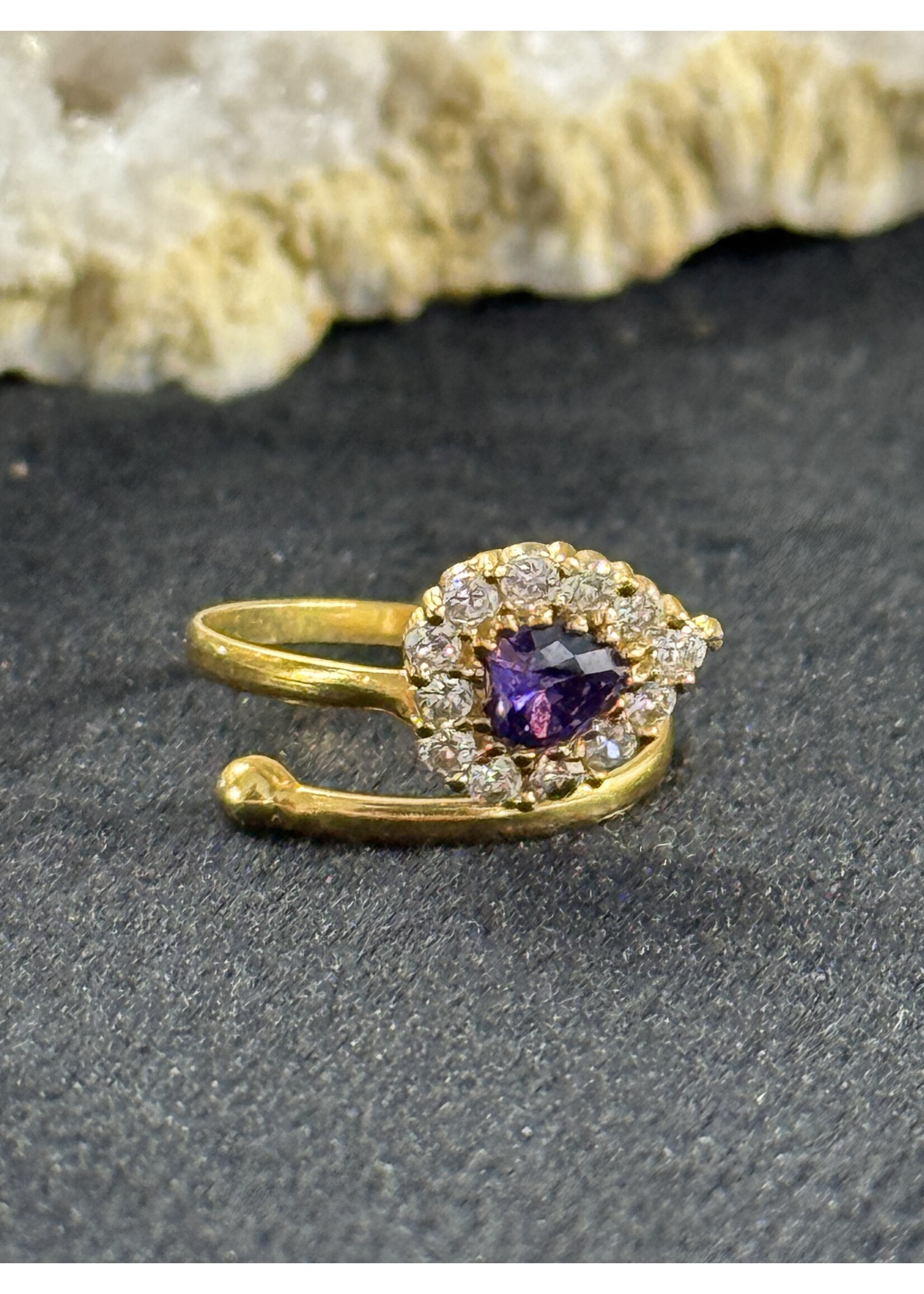 Vintage & Occasion Geelgouden kinderring met paars hart - maat 14