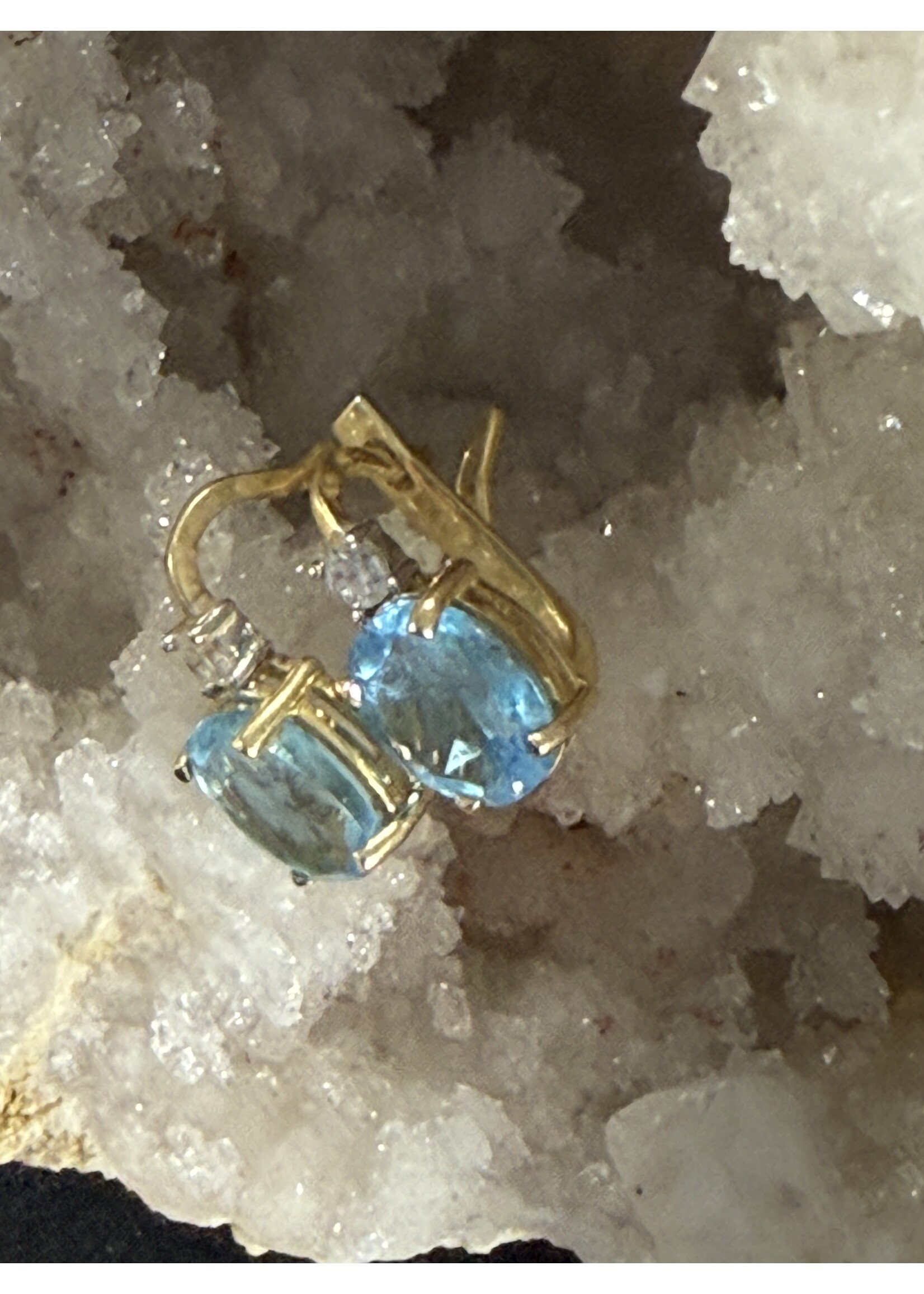 Vintage & Occasion Bicolor 14k  oorbellen met topaas en zirkonia