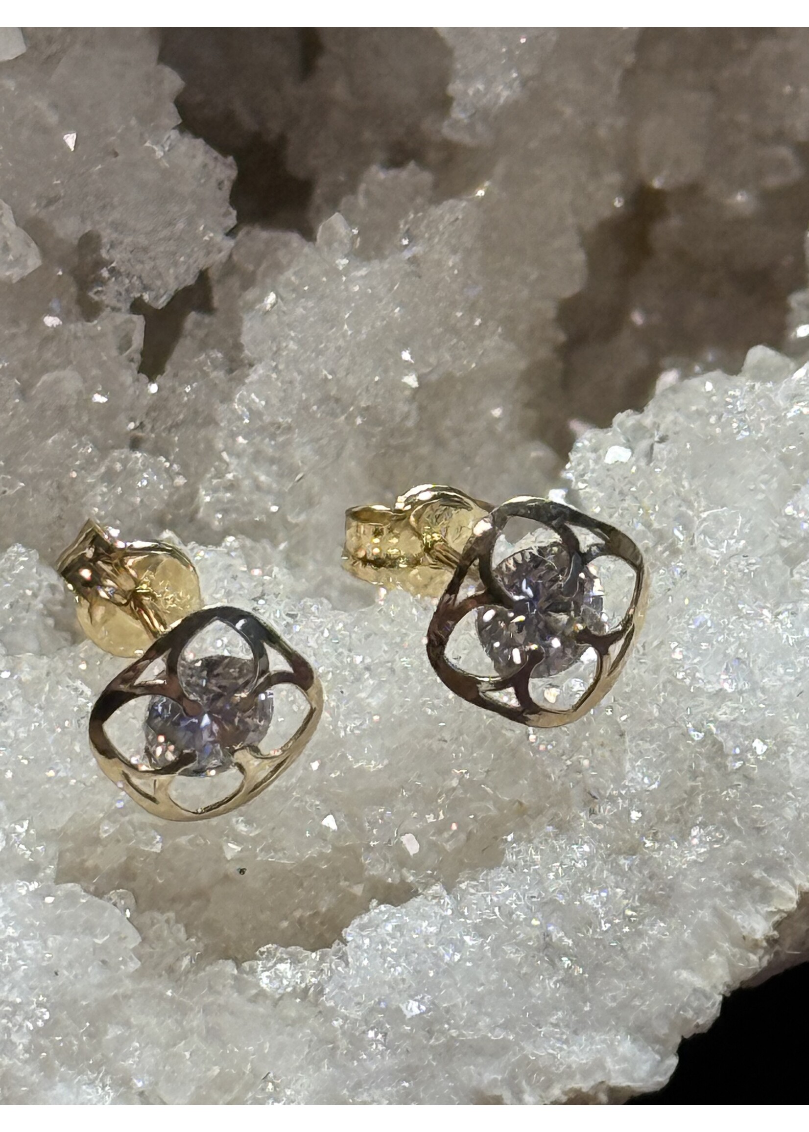 Cataleya jewels Geelgouden Oorknoppen in Bloemvorm met Zirkonia | 14 Karaat