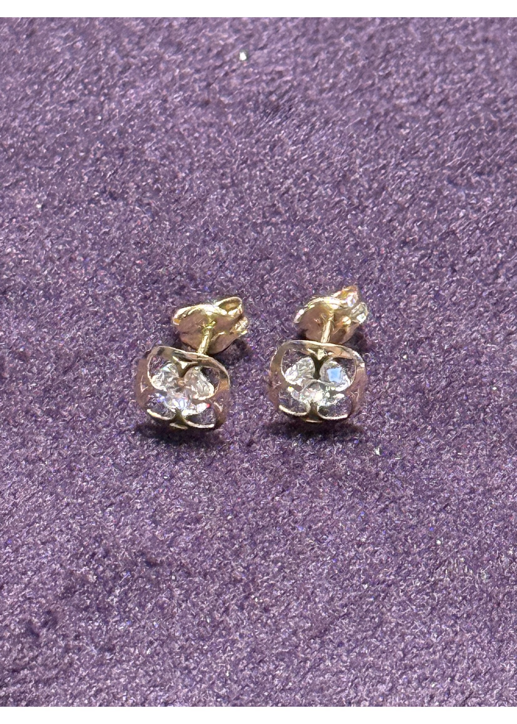 Cataleya jewels Geelgouden Oorknoppen in Bloemvorm met Zirkonia | 14 Karaat