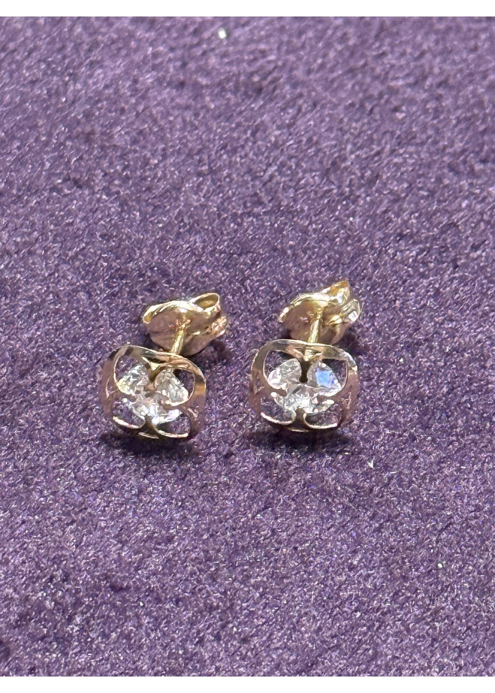 Cataleya jewels Geelgouden Oorknoppen in Bloemvorm met Zirkonia | 14 Karaat