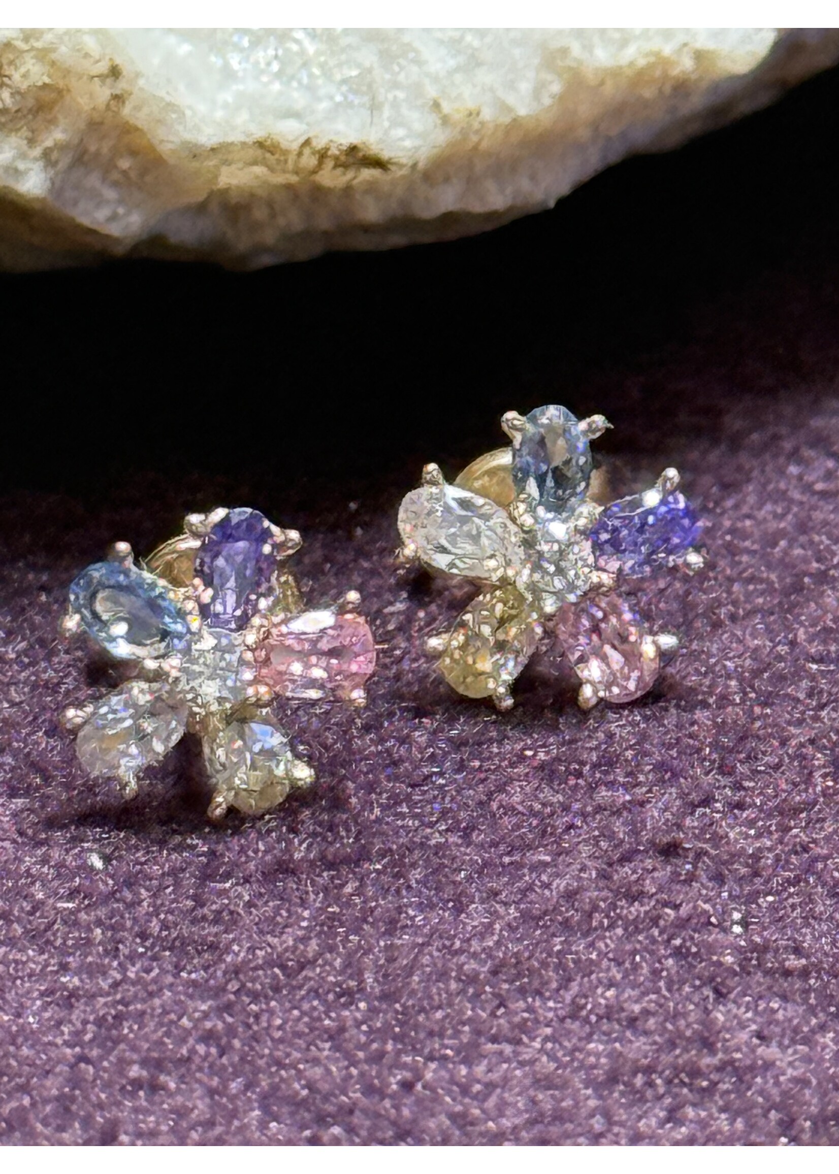 Cataleya jewels Geelgouden 14k oorknoppen bloem met kleurtjes zirkonia