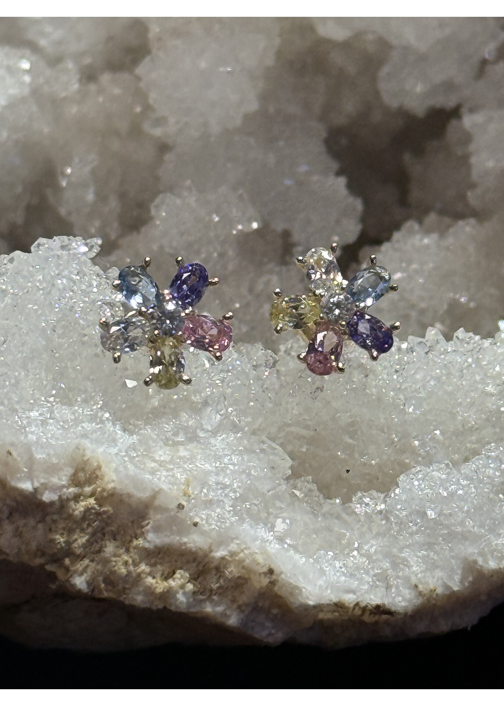 Cataleya jewels Geelgouden 14k oorknoppen bloem met kleurtjes zirkonia