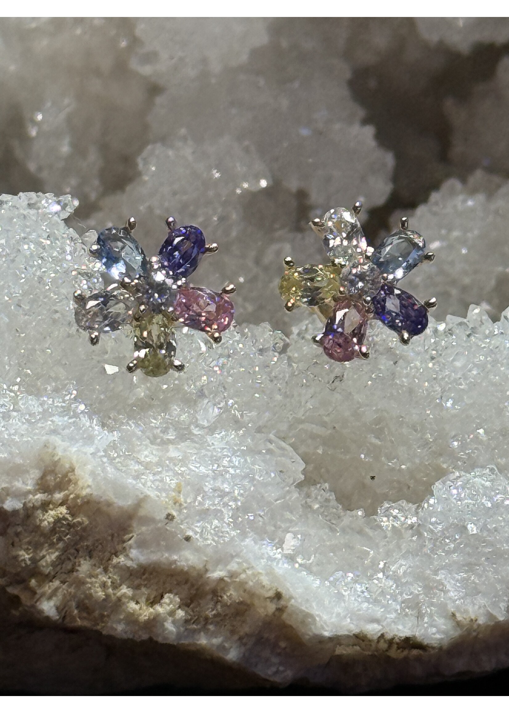 Cataleya jewels Geelgouden 14k oorknoppen bloem met kleurtjes zirkonia