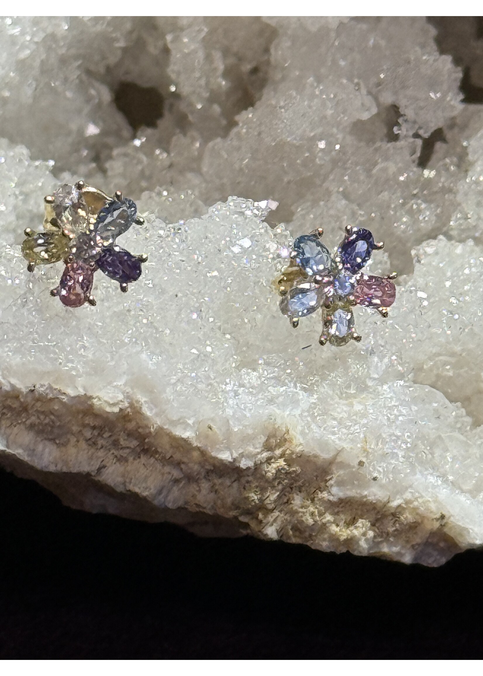 Cataleya jewels Geelgouden 14k oorknoppen bloem met kleurtjes zirkonia