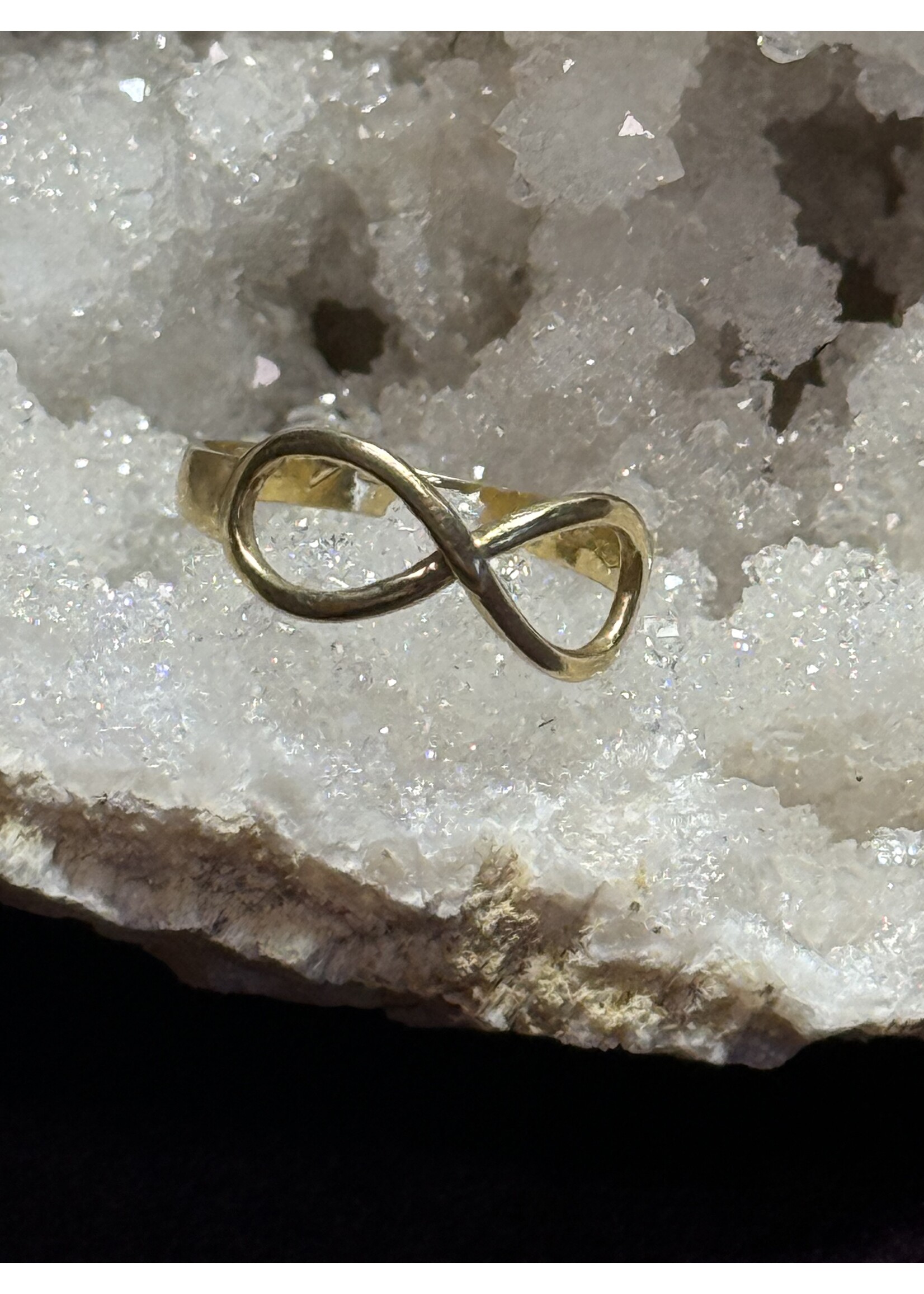 Vintage & Occasion Geelgouden 14 k  ring infinty - maat 17.5