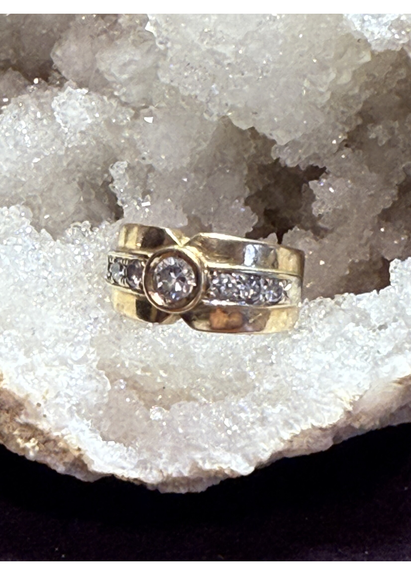 Vintage & Occasion Geelgouden royale  18k ring met briljanten - maat 16