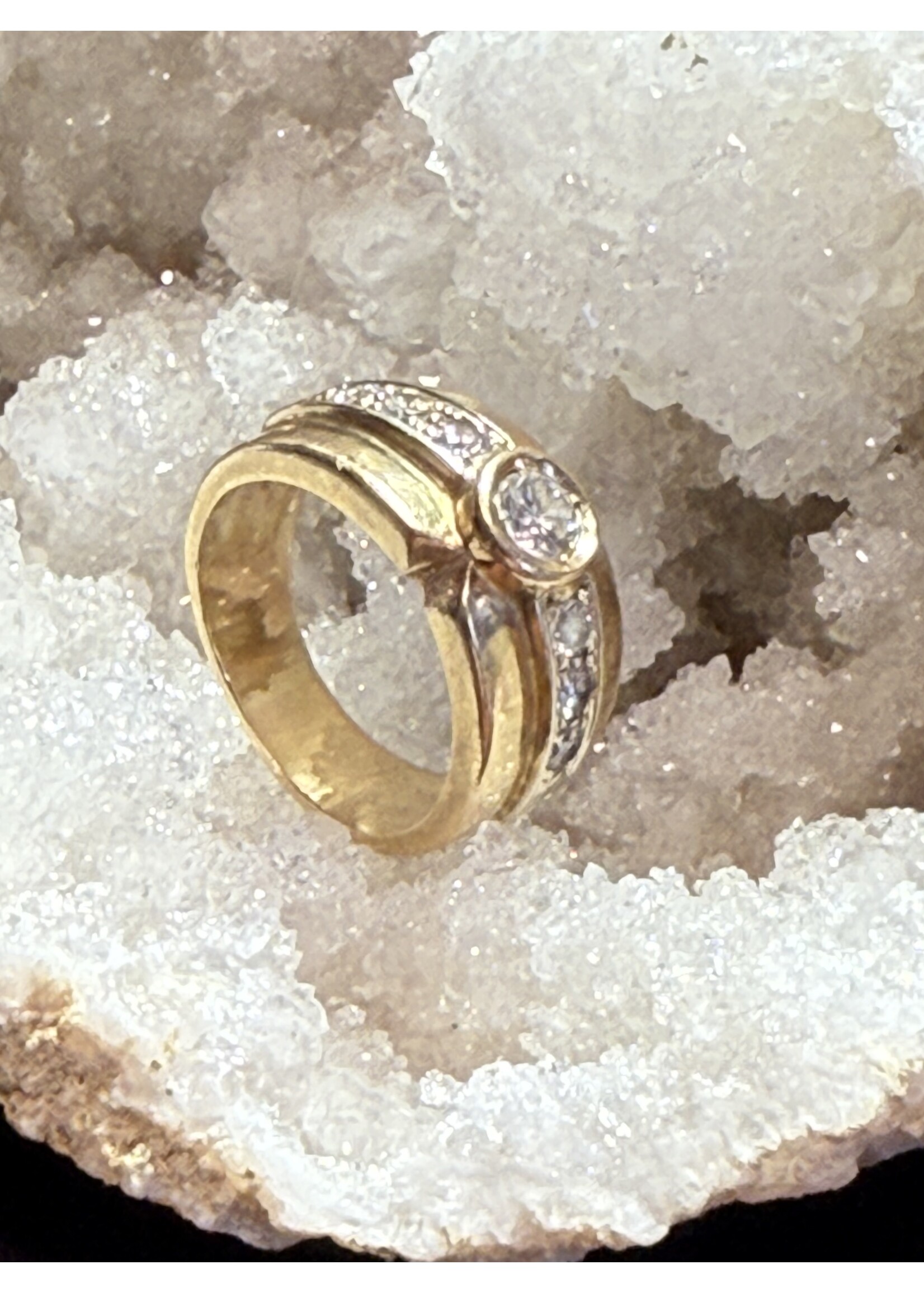 Vintage & Occasion Geelgouden royale  18k ring met briljanten - maat 16