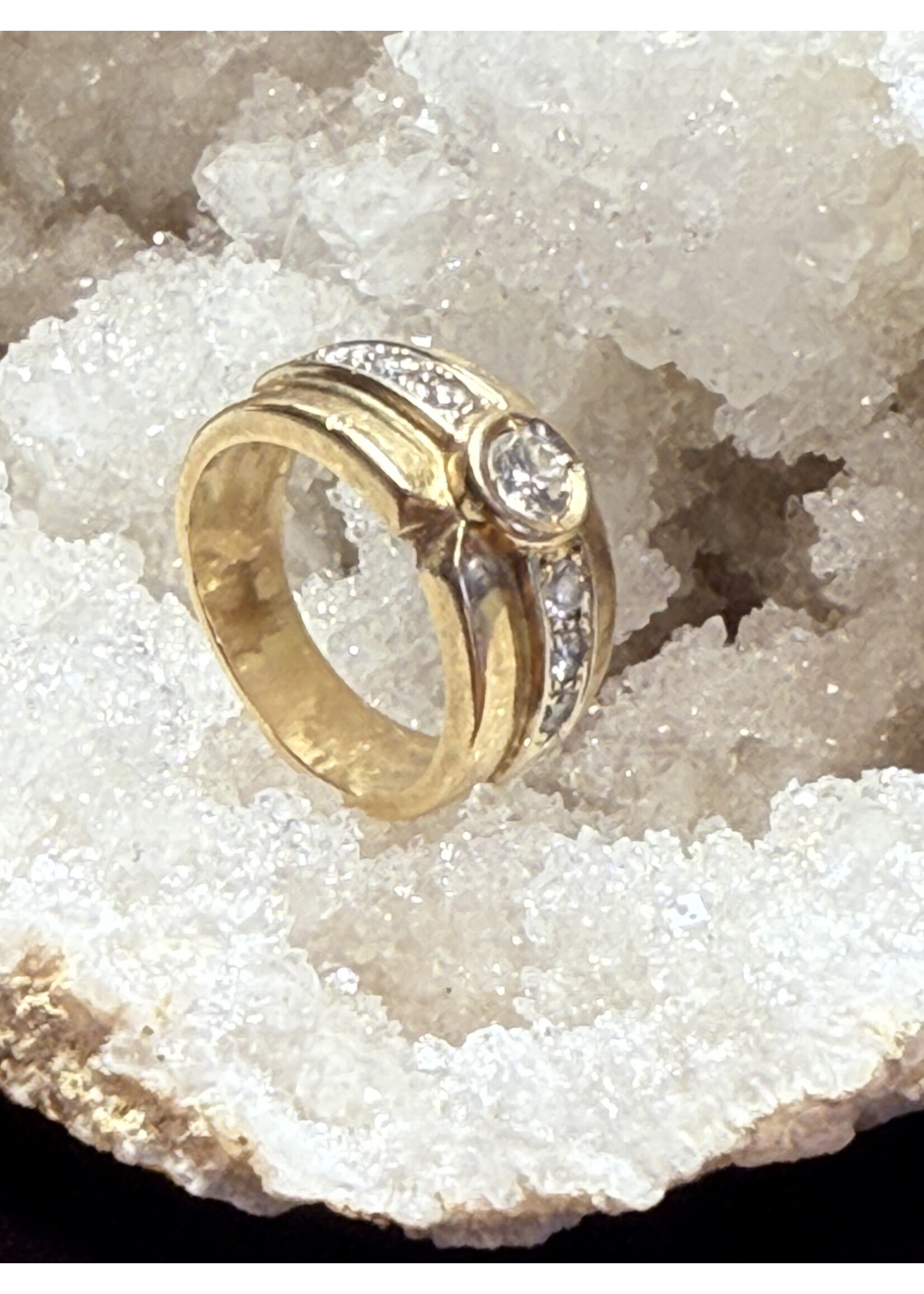 Vintage & Occasion Geelgouden royale  18k ring met briljanten - maat 16