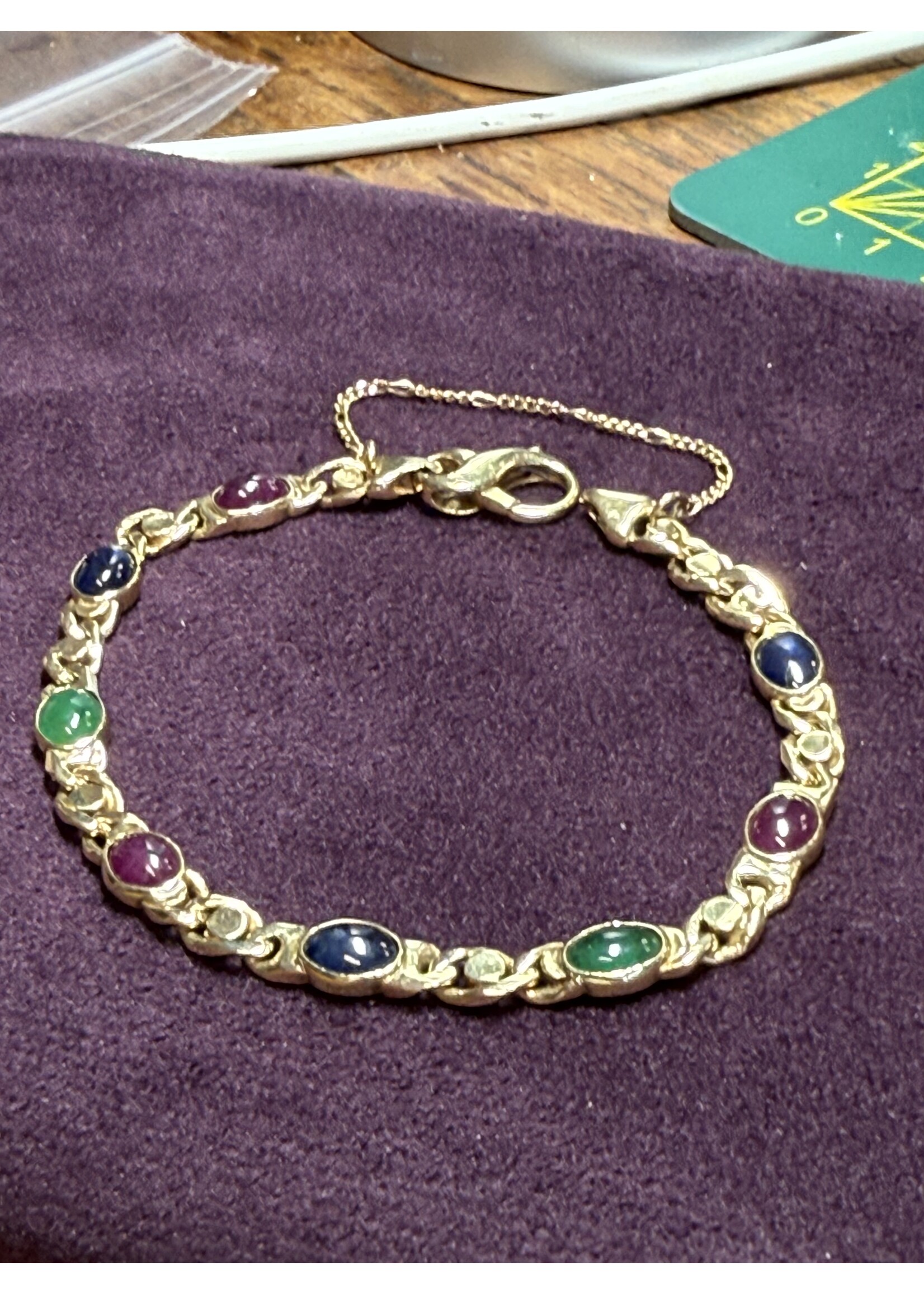 Vintage & Occasion Geelgouden armband met verschillende edelstenen - lengte 19 cm