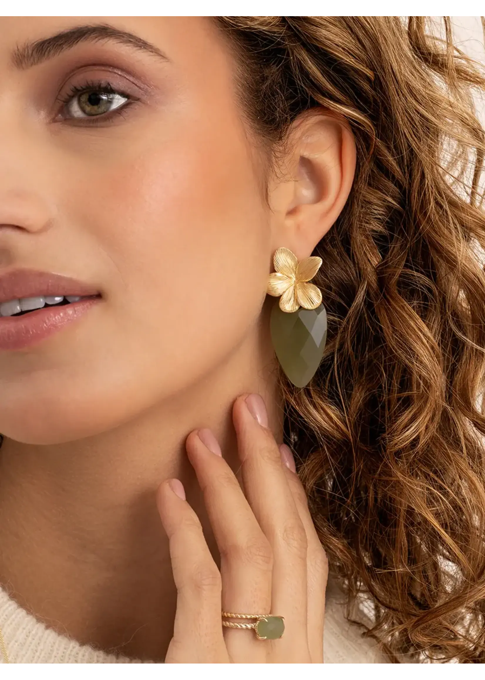 Sparkling Jewels Sparkling Jewels  Flora Push Back Oorbellen Goudkleurig EAG37