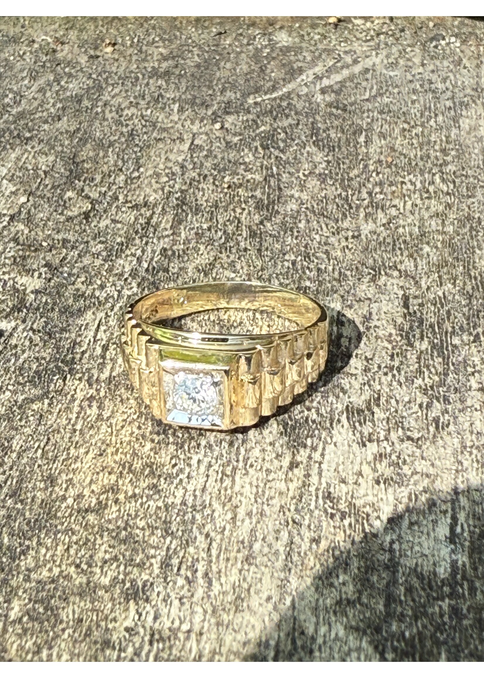 Vintage & Occasion  Zegelring Goud met 0.24 ct Briljant – Maat 17.5