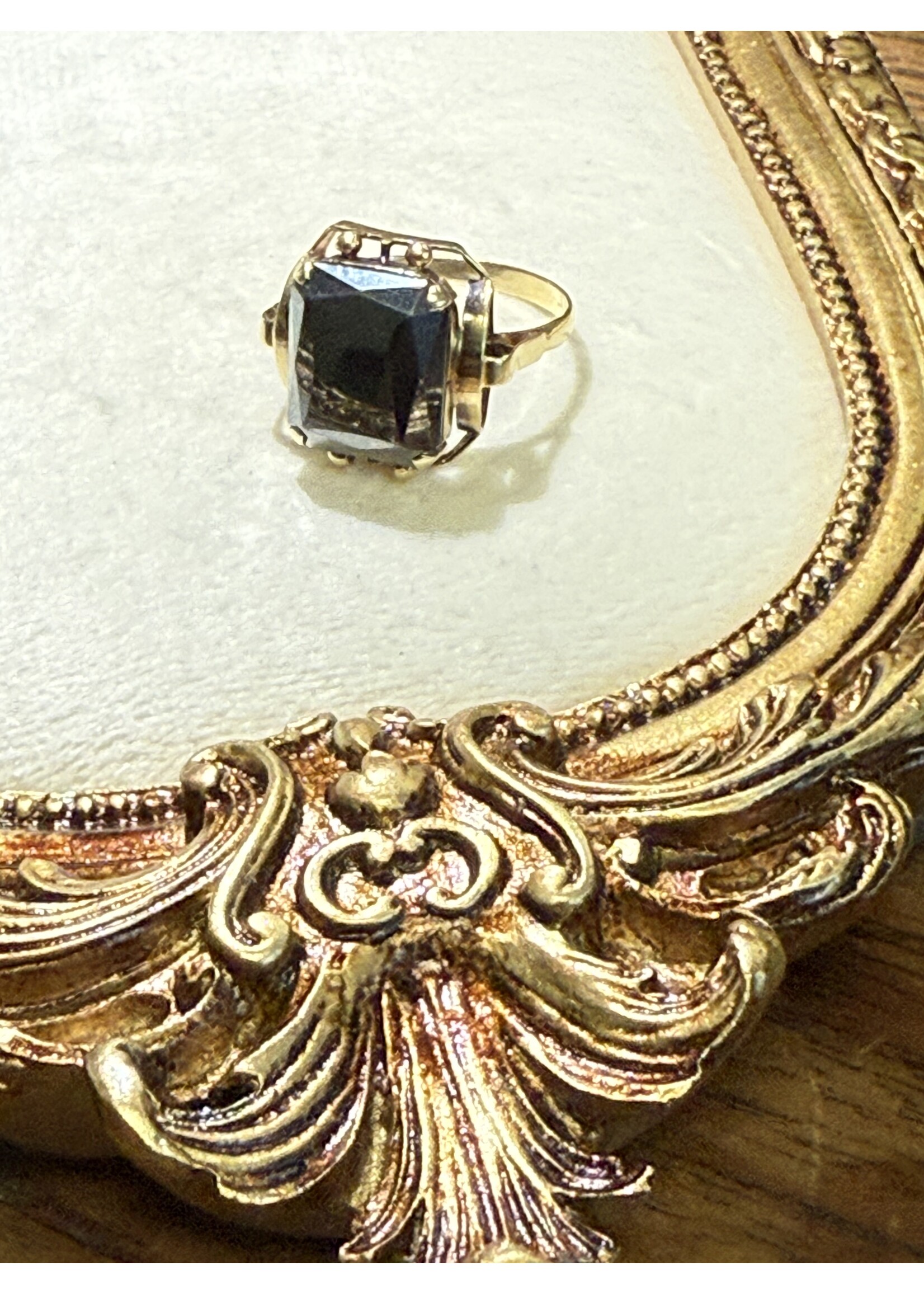 Vintage & Occasion Geelgouden 14k  ring met hematiet - maat 19.25