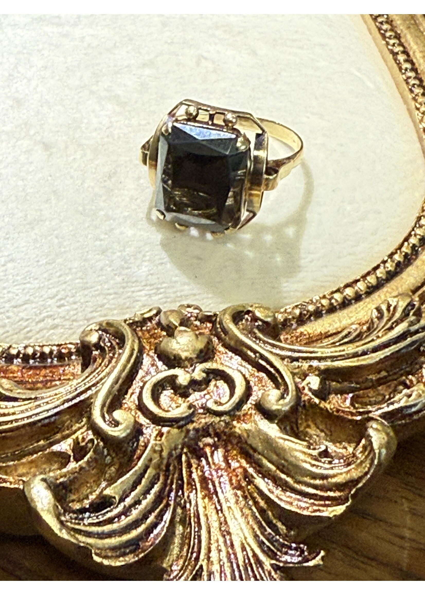 Vintage & Occasion Geelgouden 14k  ring met hematiet - maat 19.25