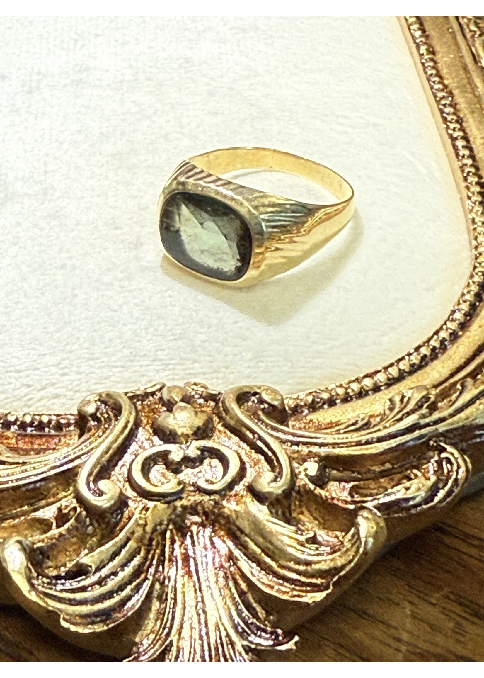 Vintage & Occasion Geelgouden 14 k zegelring met groene steen ovaal - maat 21