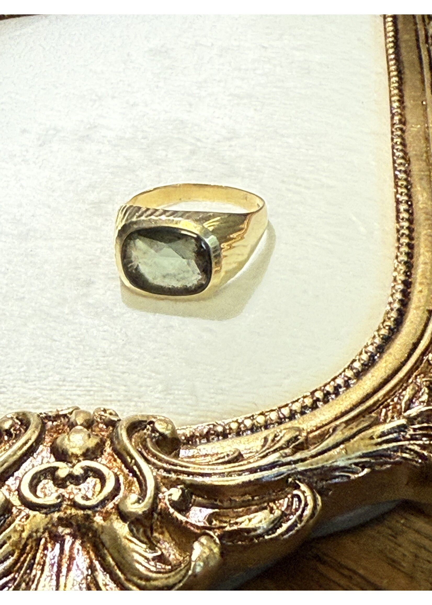 Vintage & Occasion Geelgouden 14 k zegelring met groene steen ovaal - maat 21