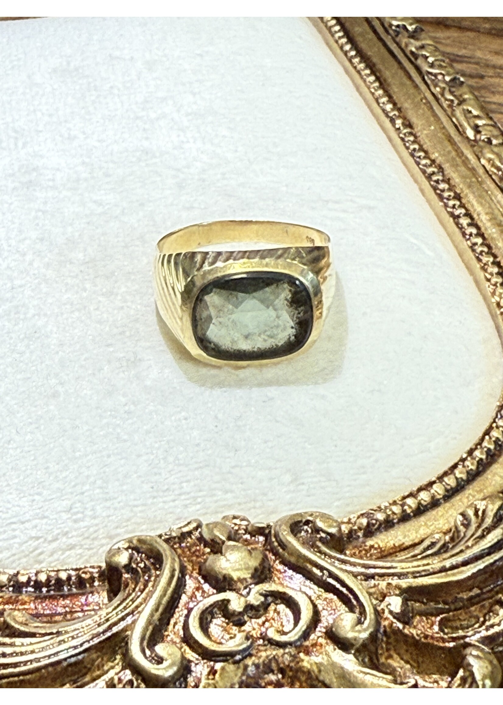 Vintage & Occasion Geelgouden 14 k zegelring met groene steen ovaal - maat 21