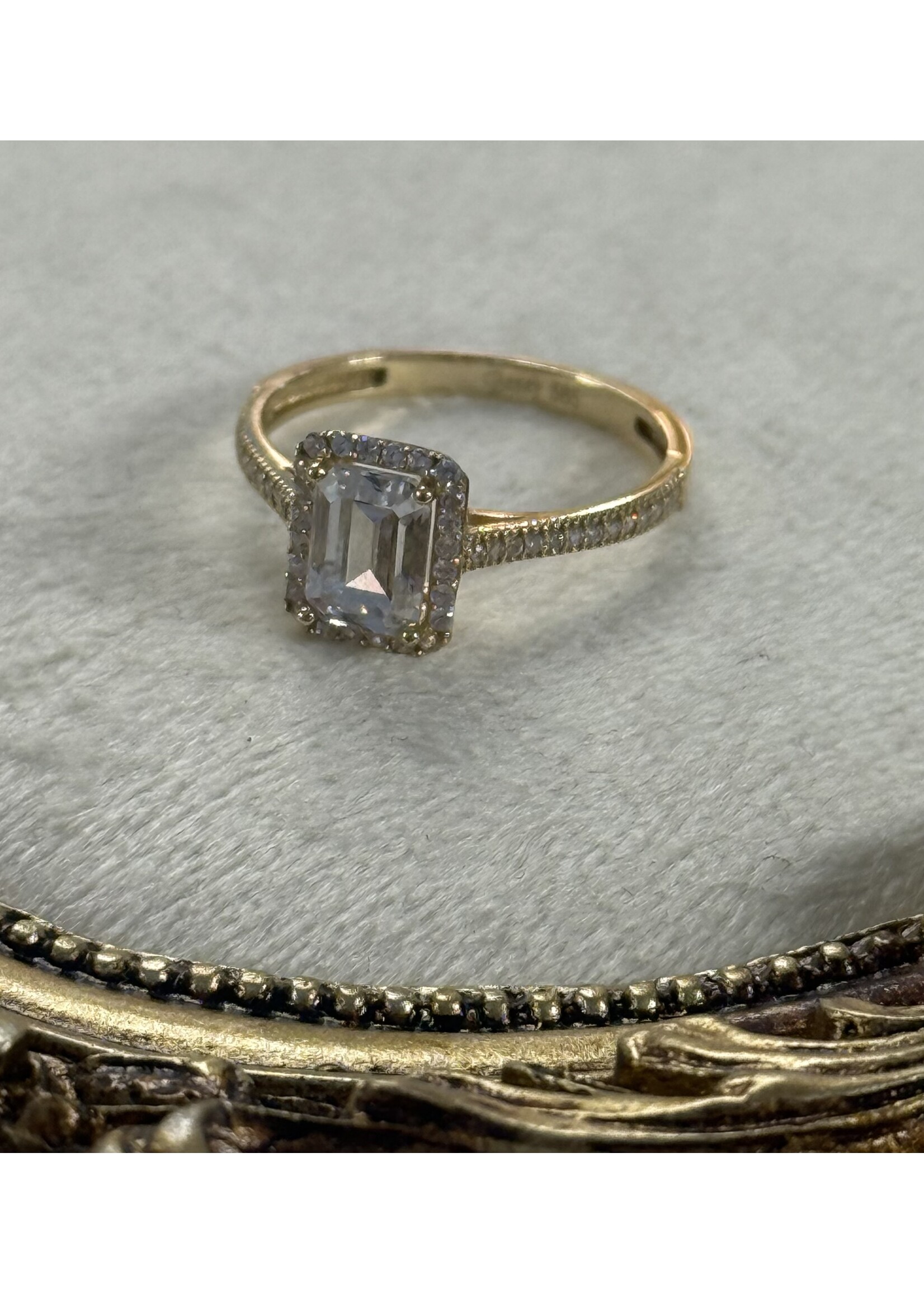 Vintage & Occasion Geelgouden ring  met zirkonia baquette - maat 17.5