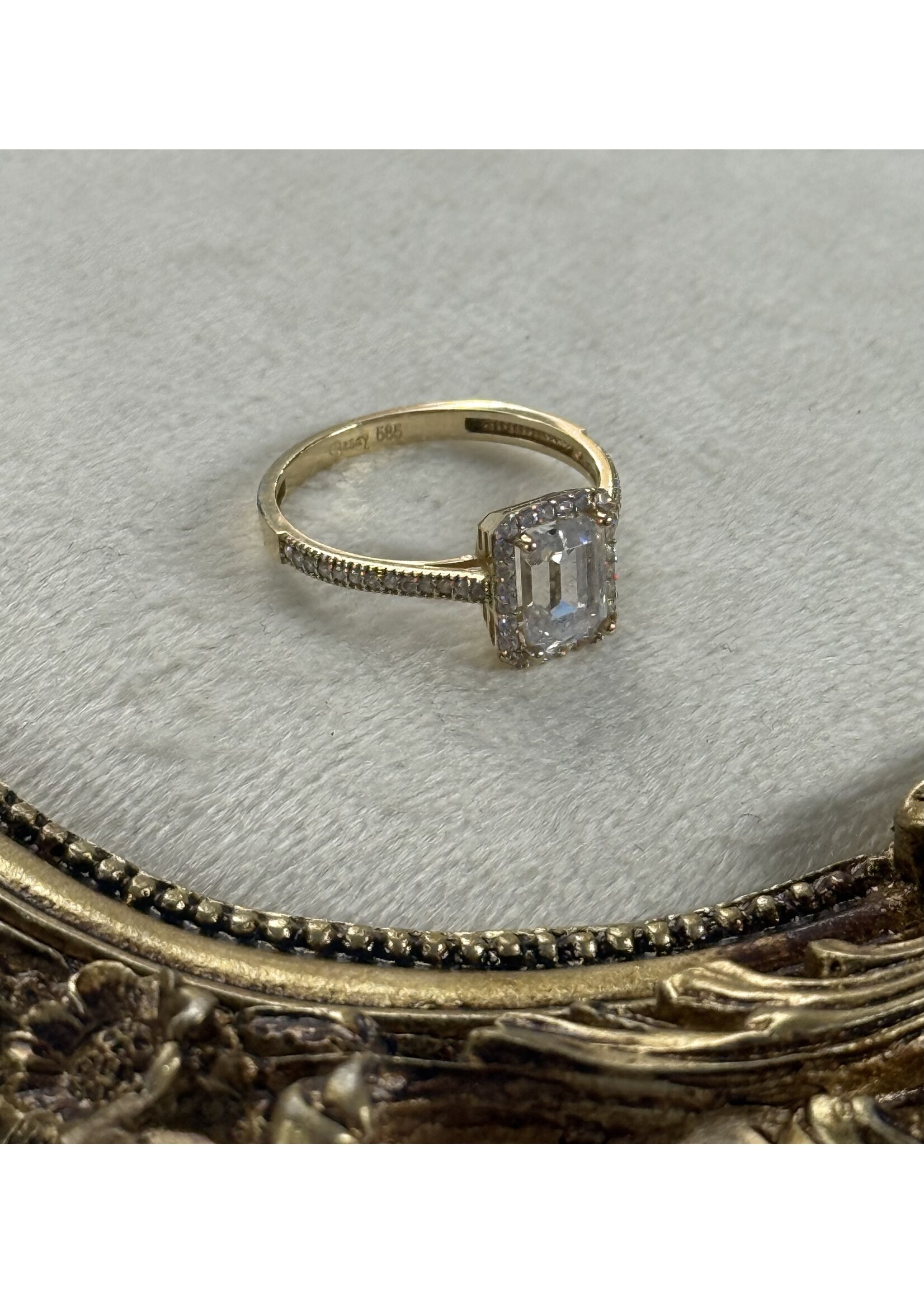 Vintage & Occasion Geelgouden ring  met zirkonia baquette - maat 17.5