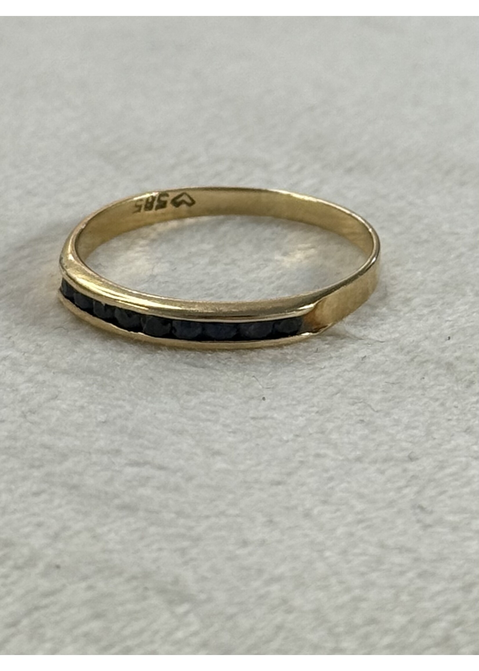 Vintage & Occasion Geelgouden aanschuifring met  smaragd - maat 18