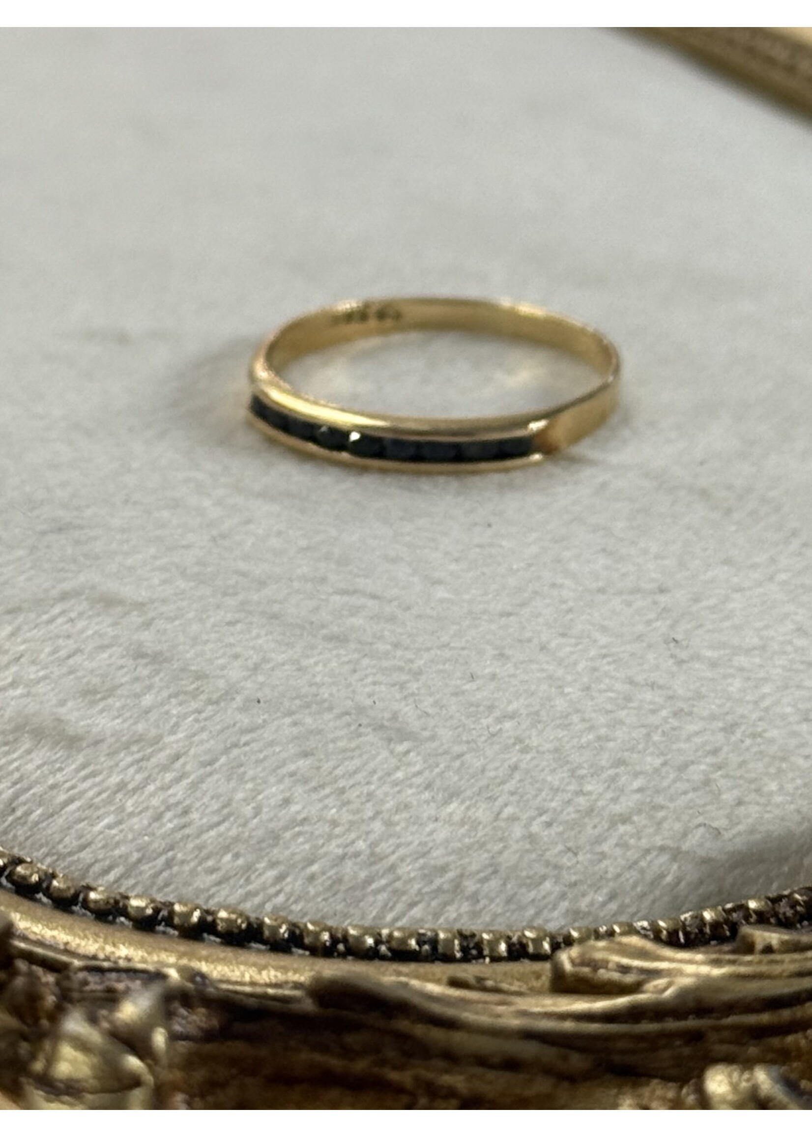 Vintage & Occasion Geelgouden aanschuifring met  smaragd - maat 18