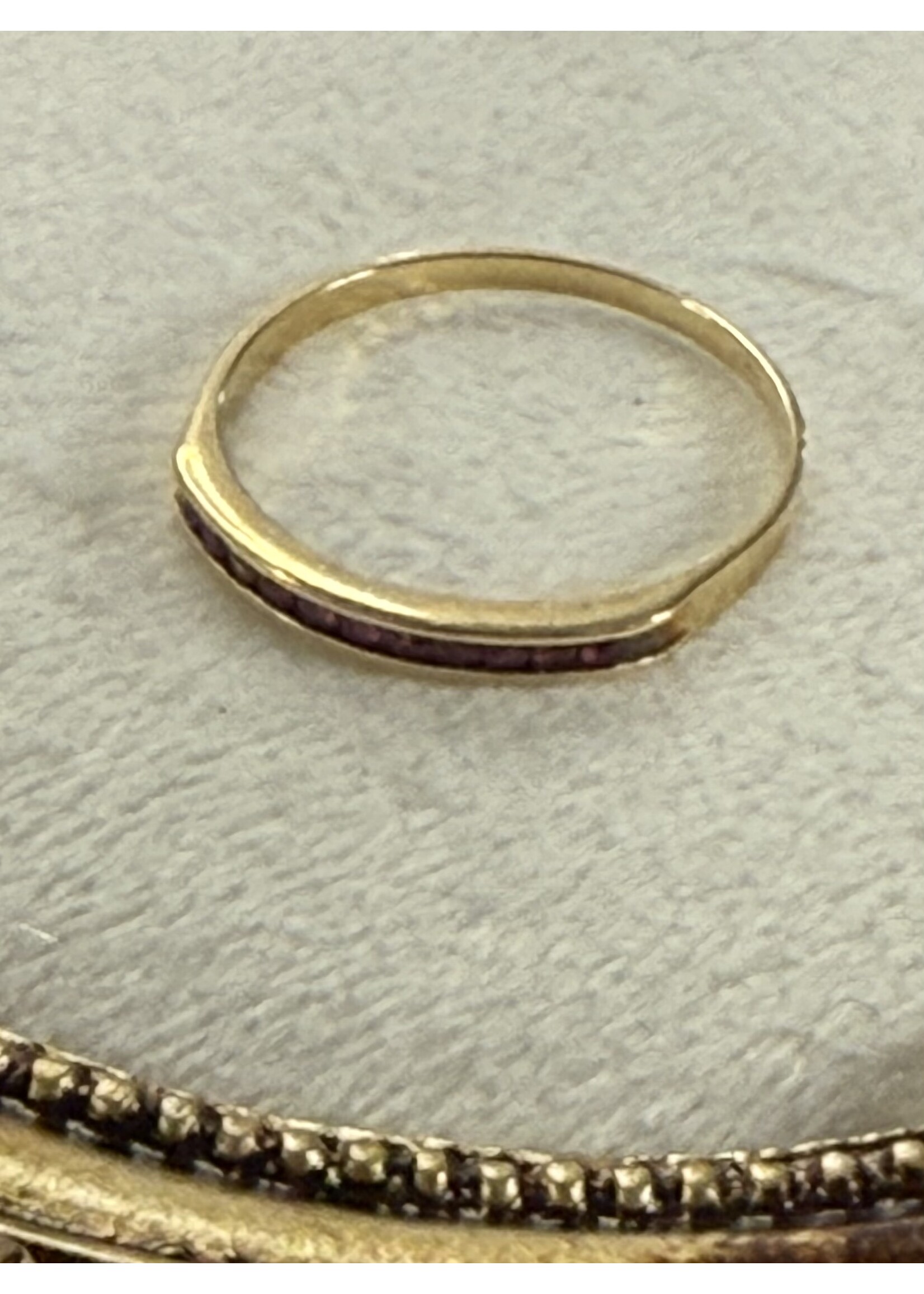 Vintage & Occasion Geelgouden aanschuifring met robijn - maat 18