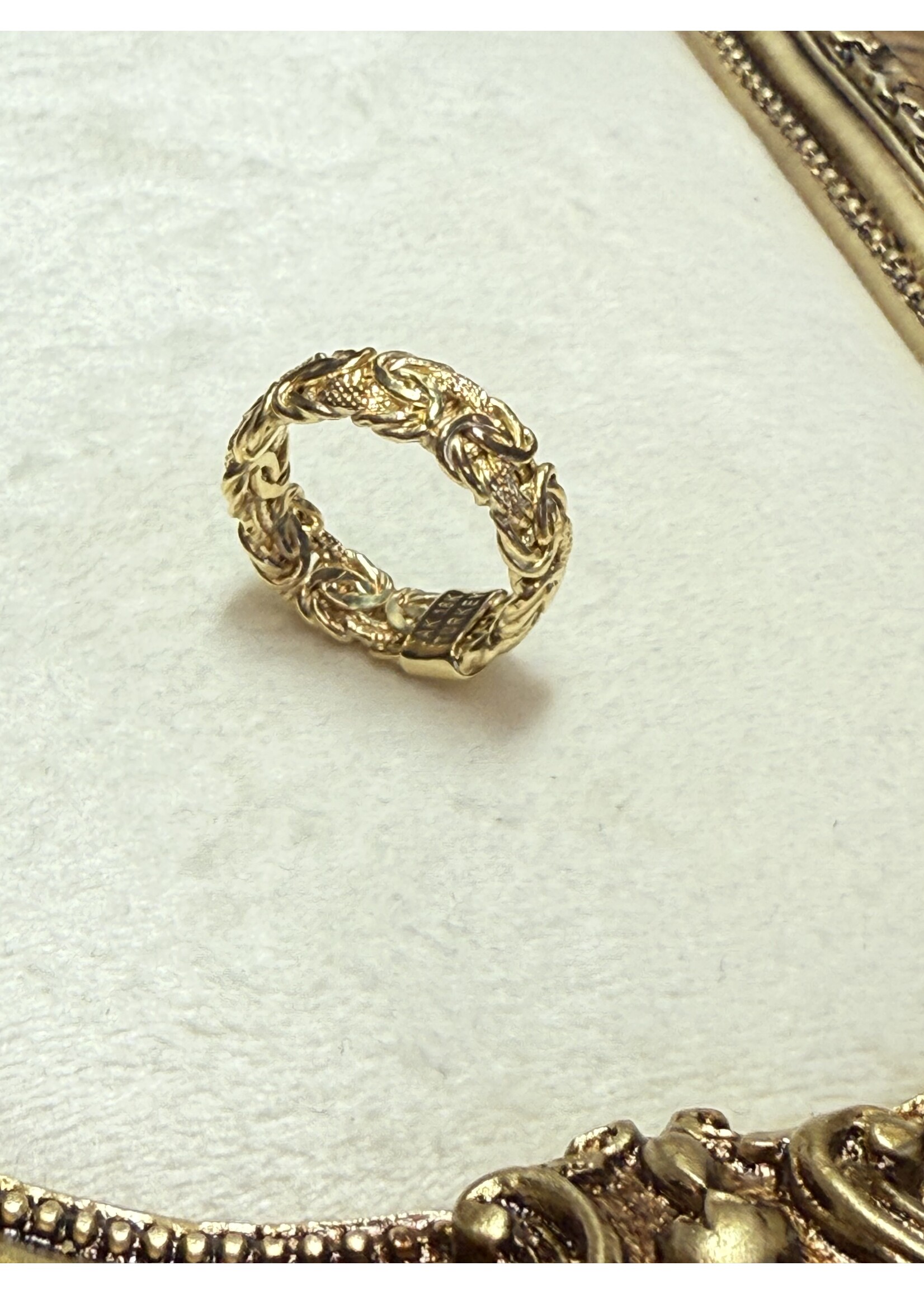 Vintage & Occasion Geelgouden  14 k ring koningsschakel -  maat 17.5