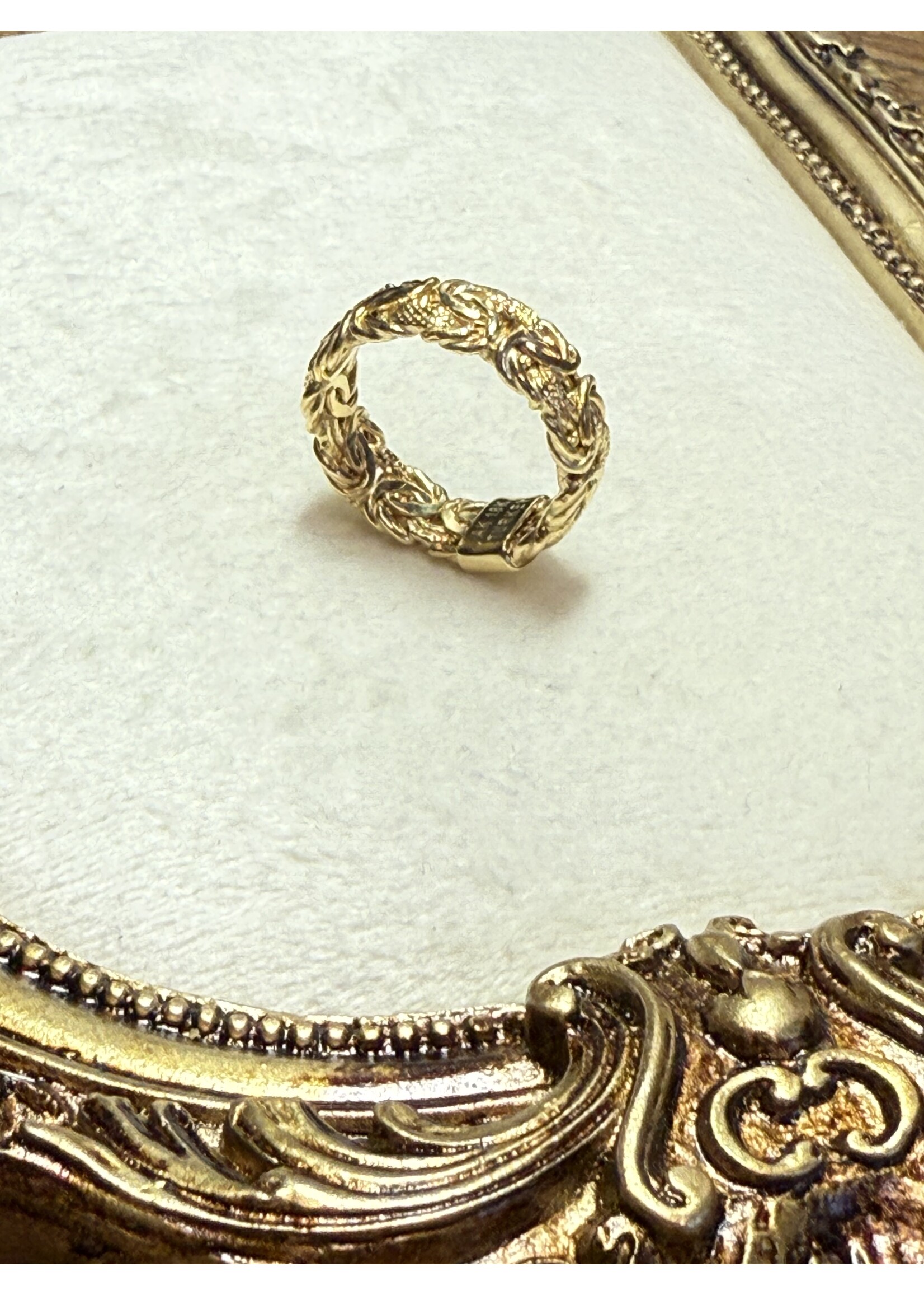 Vintage & Occasion Geelgouden  14 k ring koningsschakel -  maat 17.5