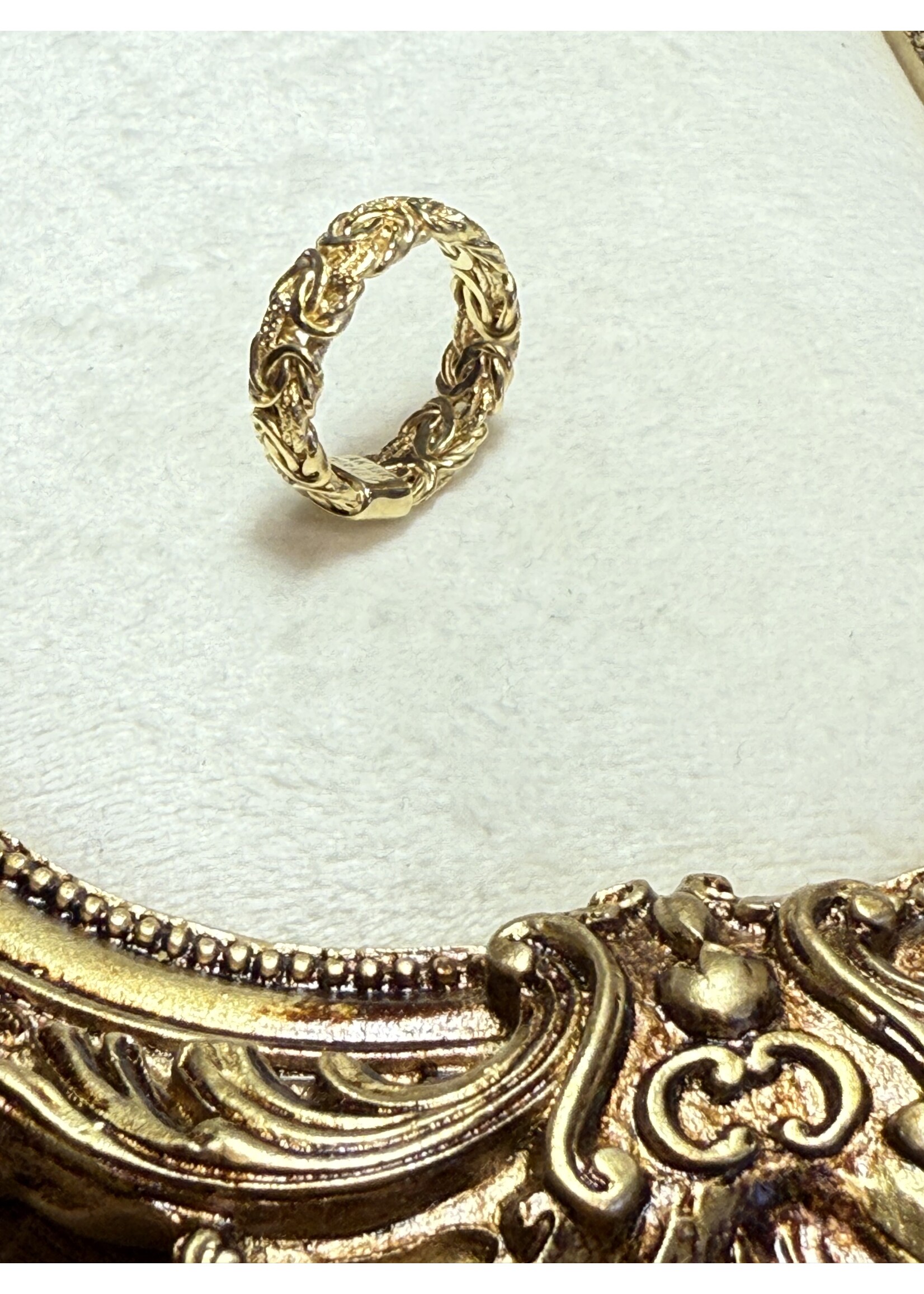 Vintage & Occasion Geelgouden  14 k ring koningsschakel -  maat 17.5