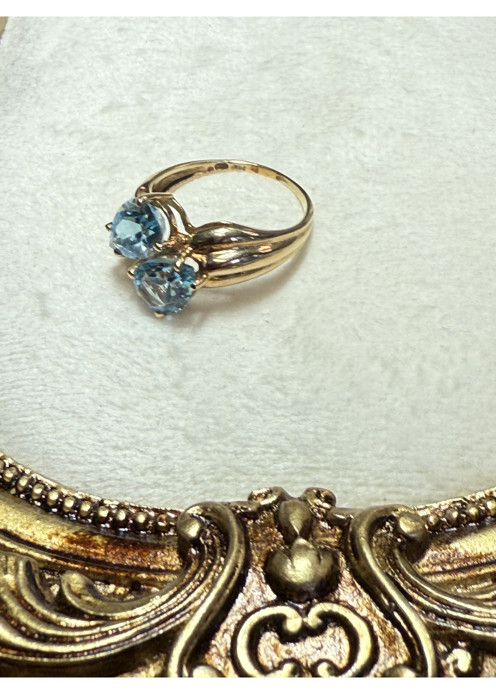 Vintage & Occasion Geelgouden  14 k ring met topaas - maat 19