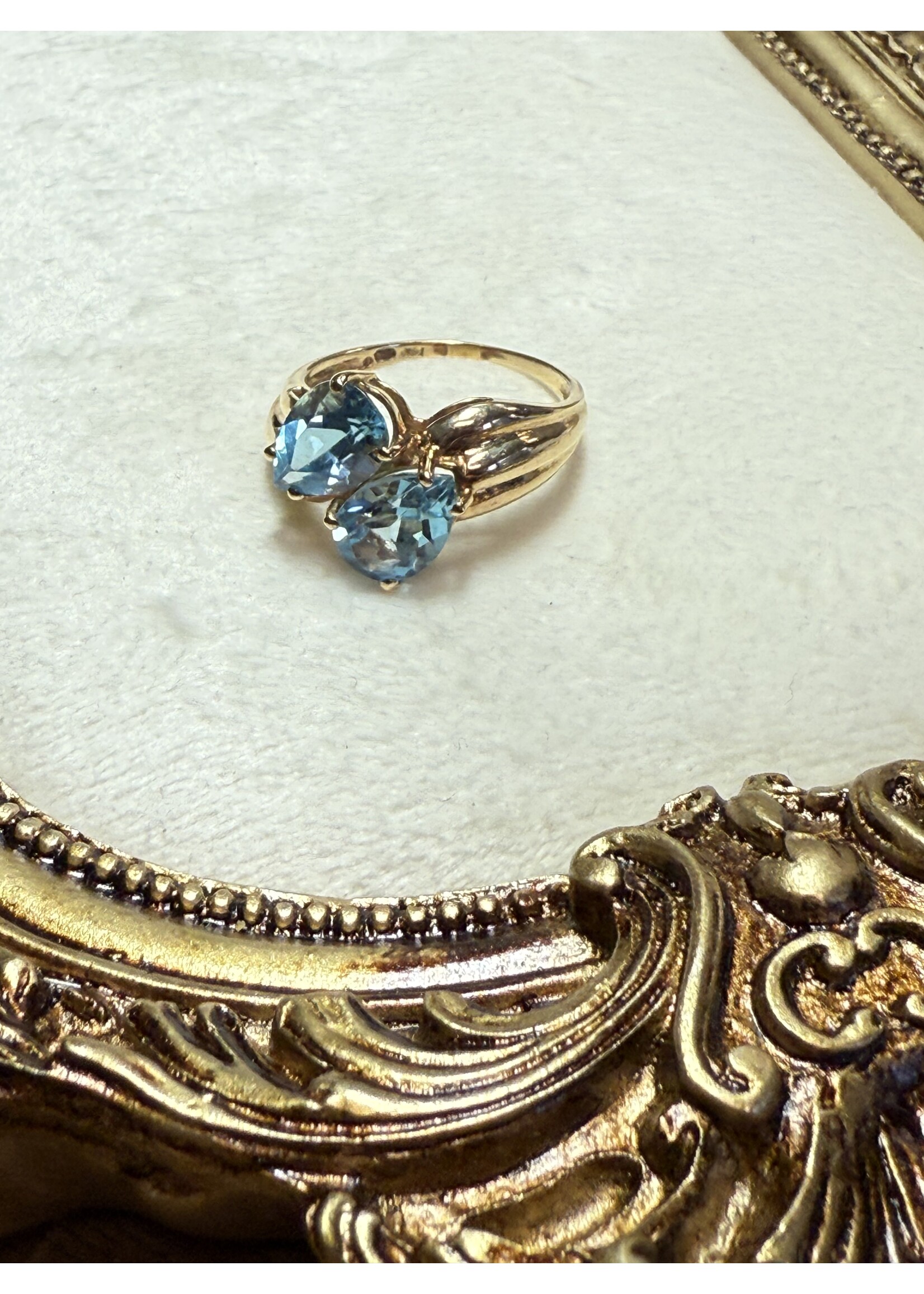 Vintage & Occasion Geelgouden  14 k ring met topaas - maat 19