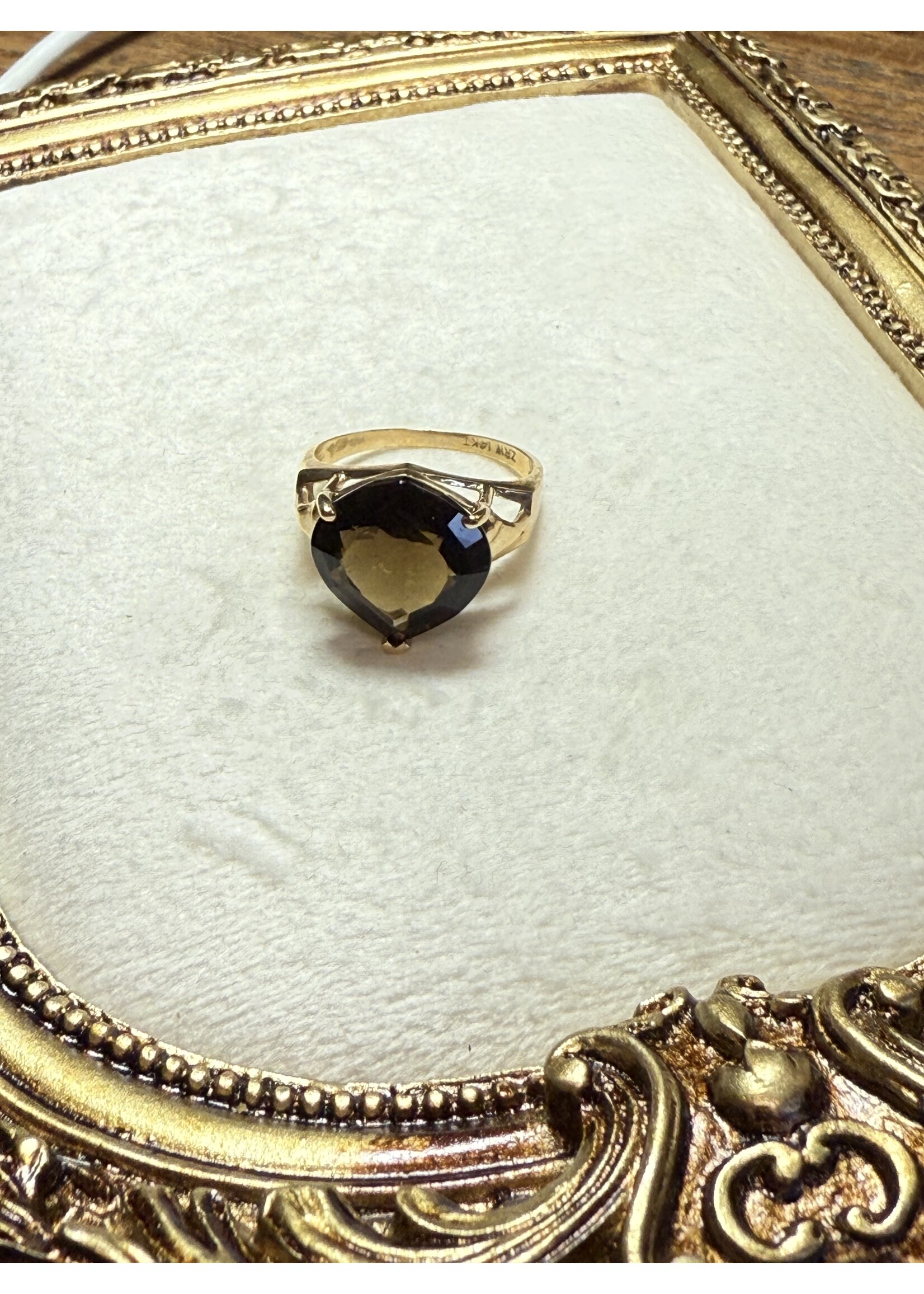 Vintage & Occasion Geelgouden 14 k ring met rookkwarts - maat 18.5