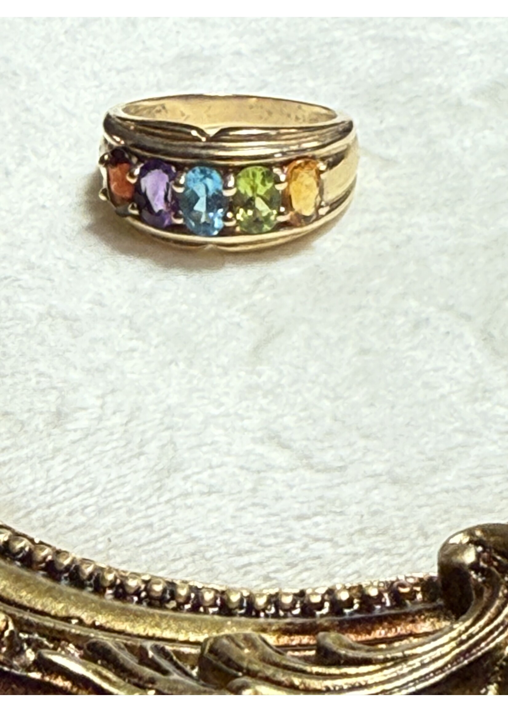 Vintage & Occasion Geelgouden ring met multicolor steentjes - maat 19