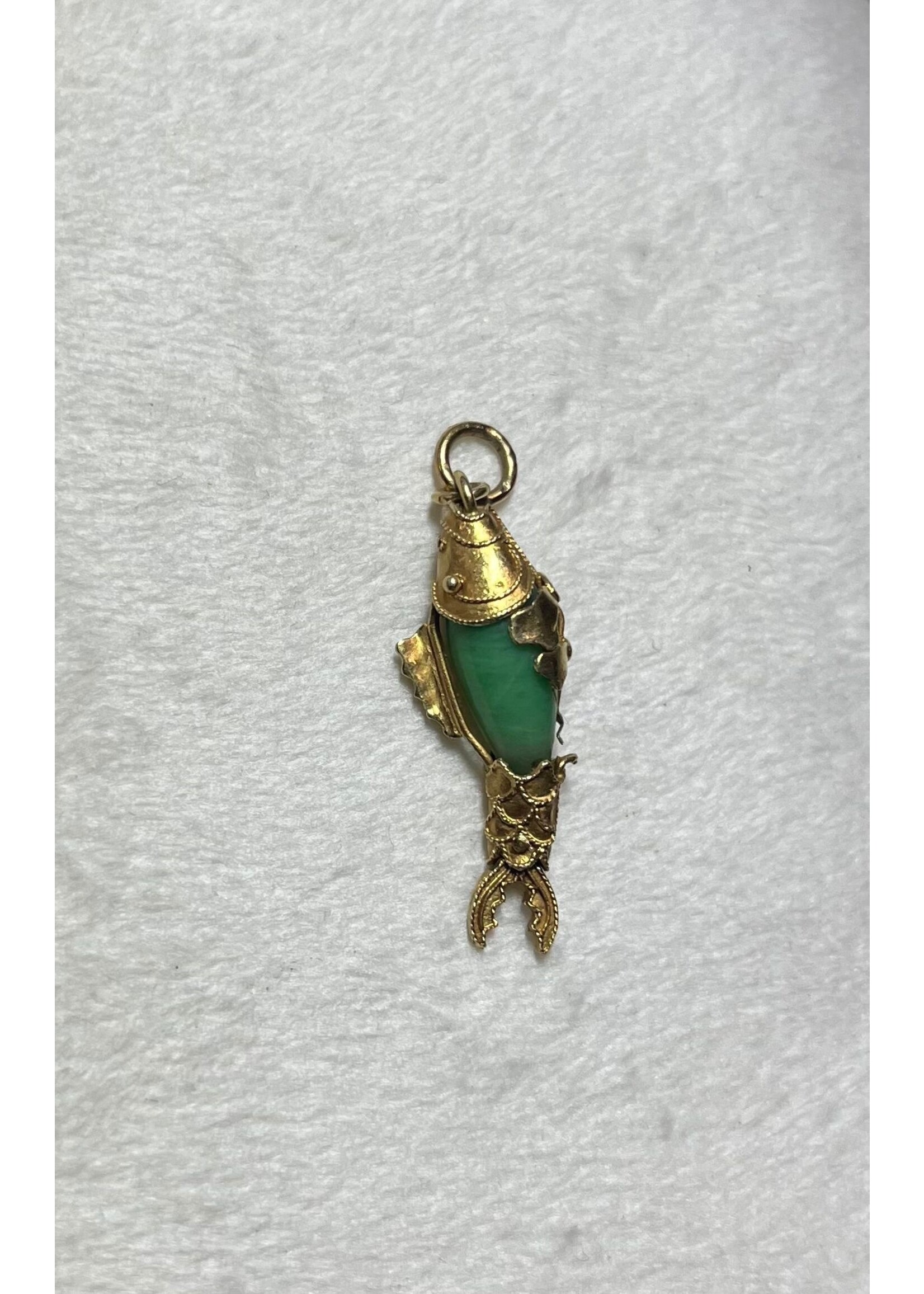 Vintage & Occasion Geelgouden 18k  hanger vis  met jade