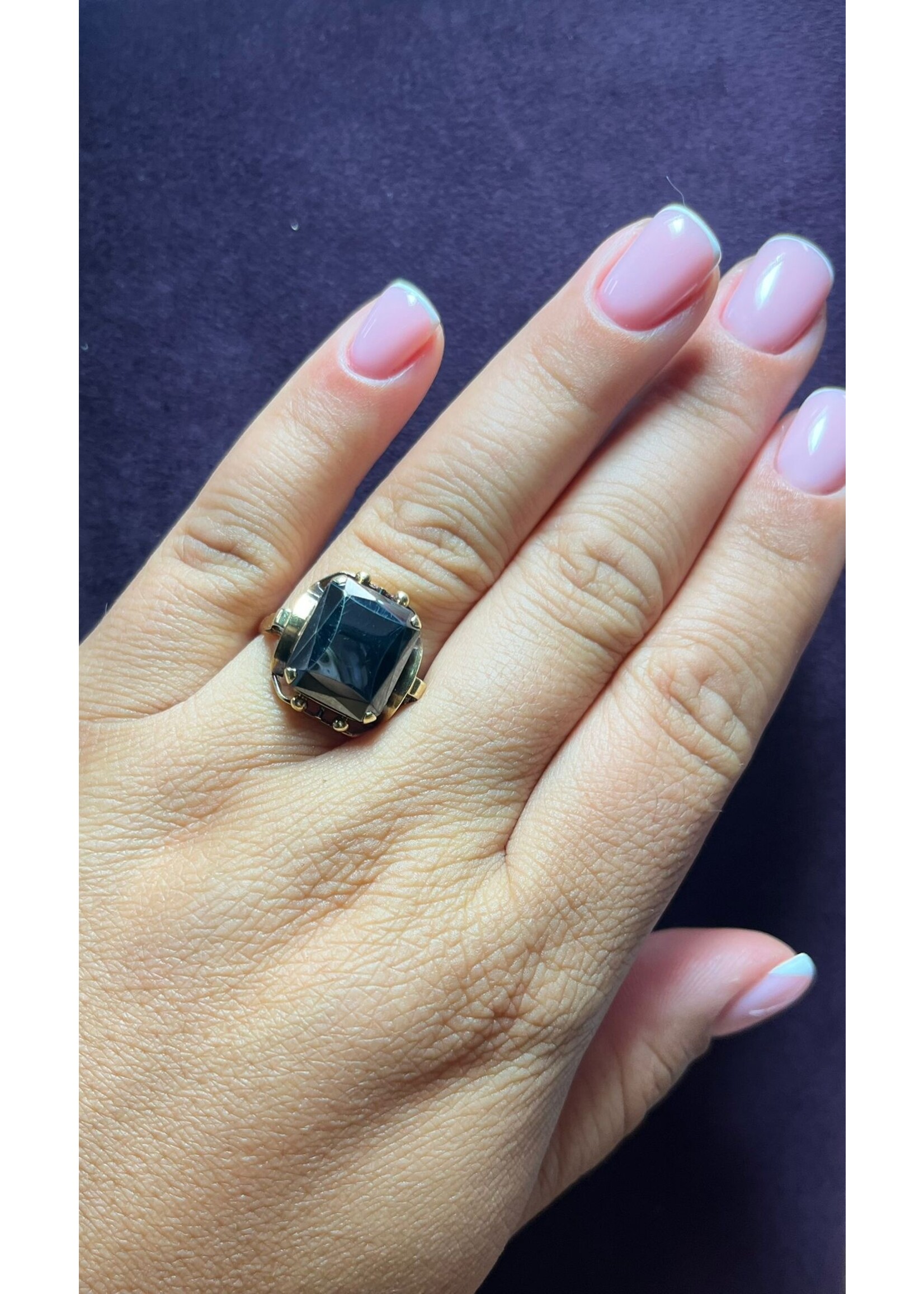 Vintage & Occasion Geelgouden 14k  ring met hematiet - maat 19.25