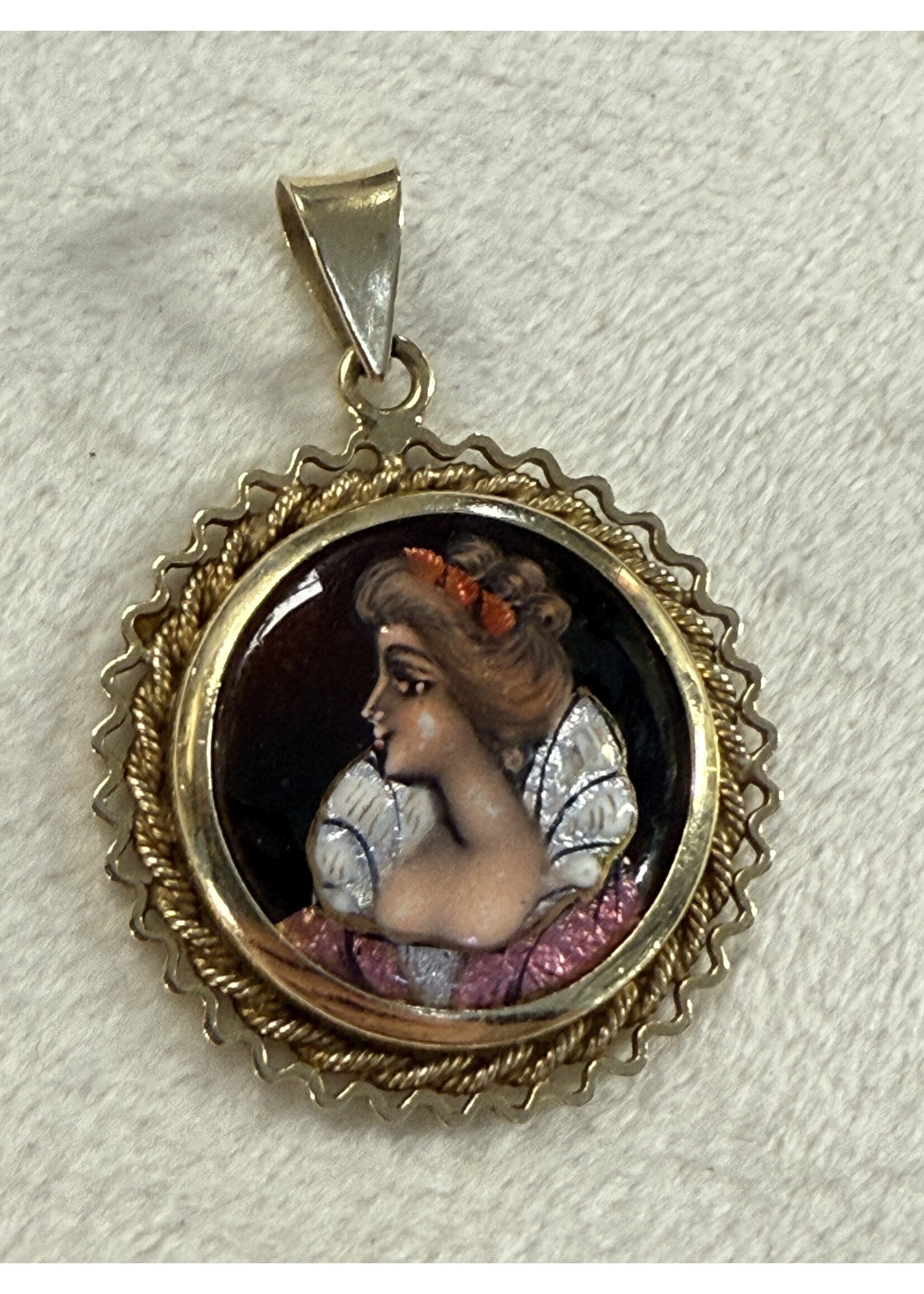 Vintage & Occasion Geelgouden 14 k hanger met emaille - email d art