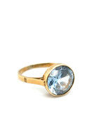 Vintage & Occasion Geelgouden occasion ring met blauwe steen - maat 16.5