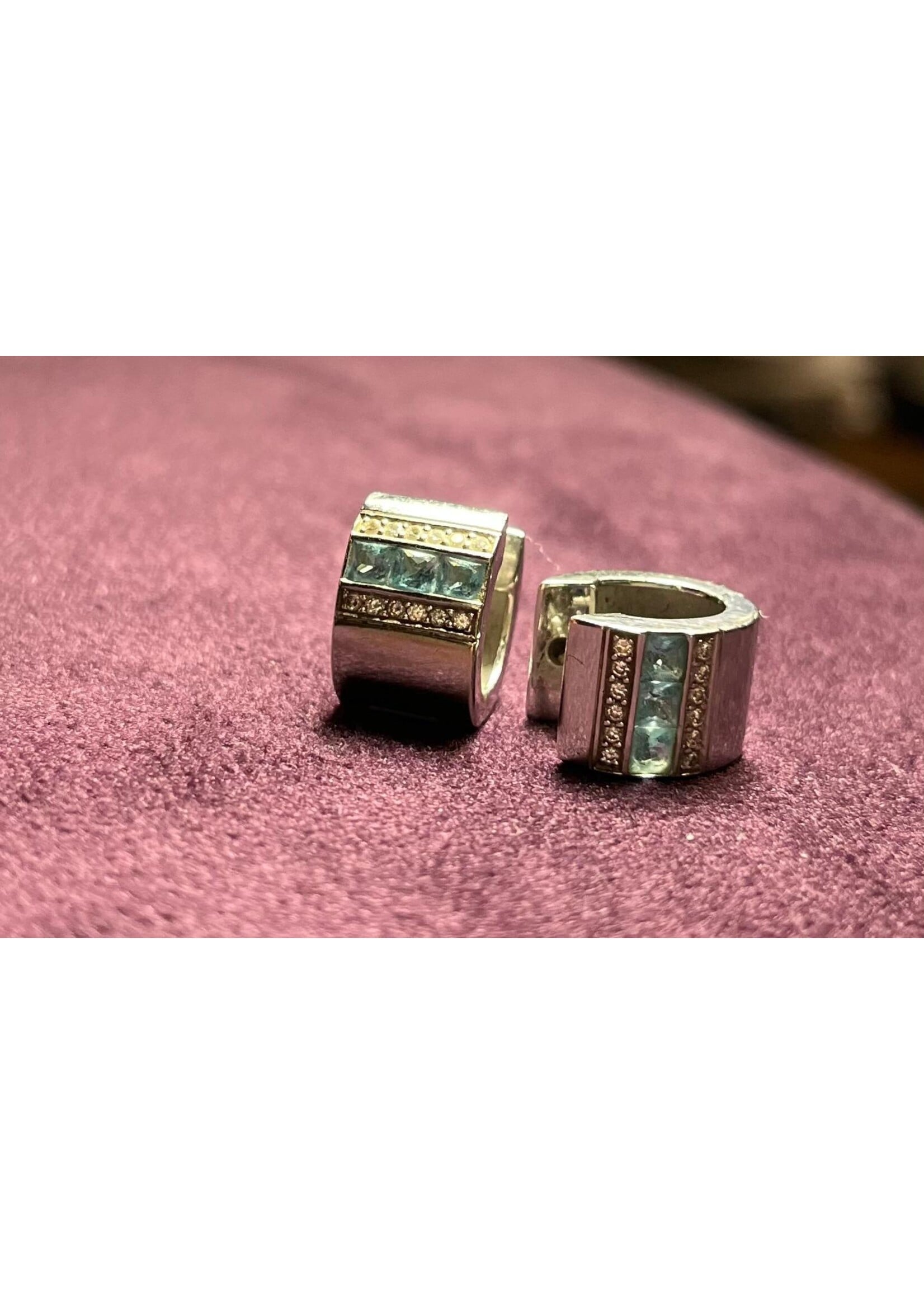 Vintage & Occasion LEchic Witgouden 14k met briljant en topaas 14k