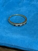 Vintage & Occasion Geelgouden ring met briljant en saffier - maat 17