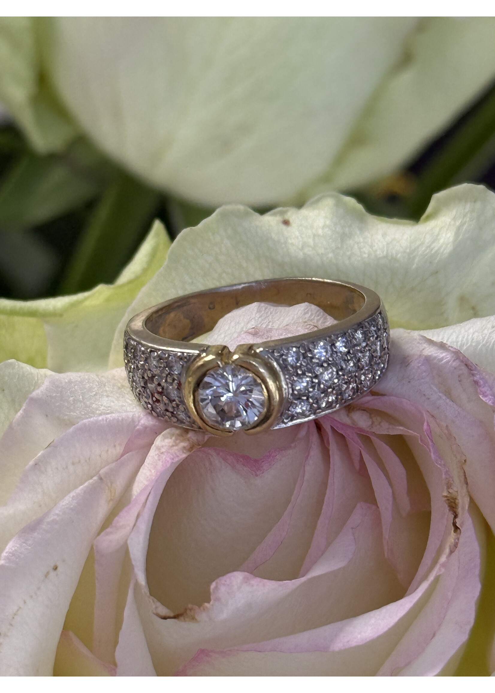 Vintage & Occasion Geelgouden ring met briljant geslepen diamant  ongeveer 1.20 ct - maat 18